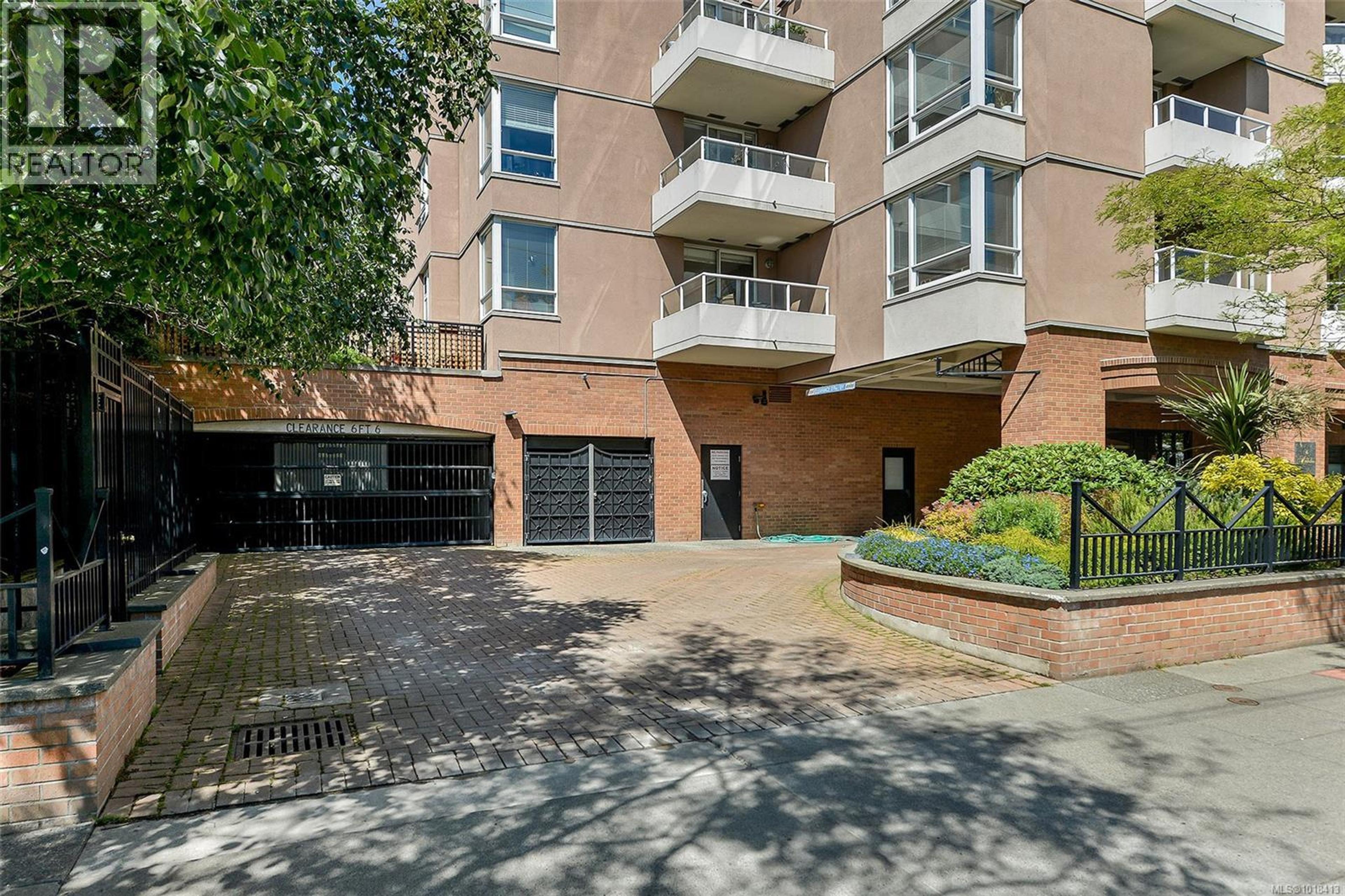 930 Yates St, Victoria - Exteriors - Photo 2