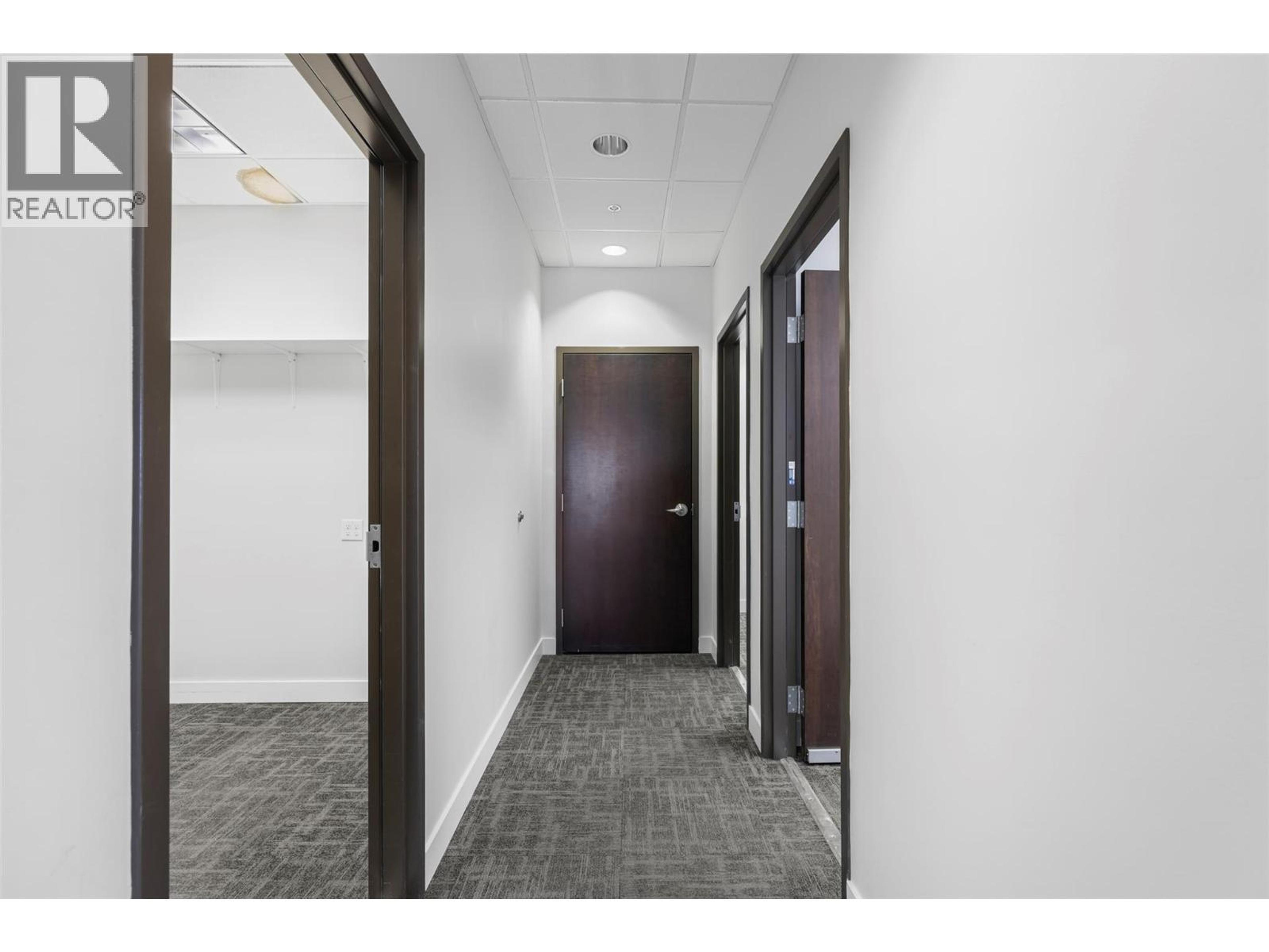 474 COLUMBIA Street, Kamloops - Common Areas - Lobbies / Hallways / Foyers - Photo 3