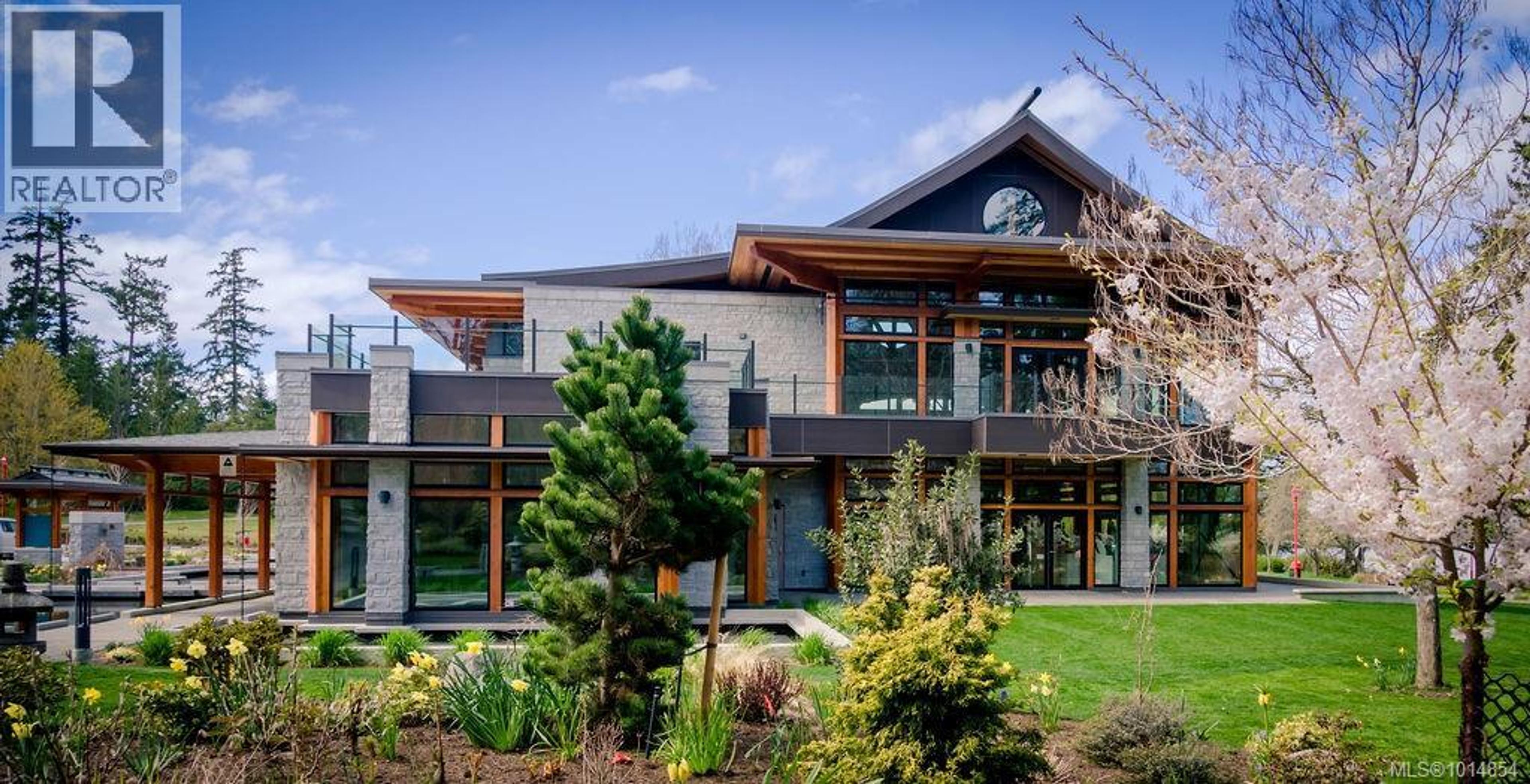 1004 DeCosta Pl, Esquimalt - Exteriors - Photo 1