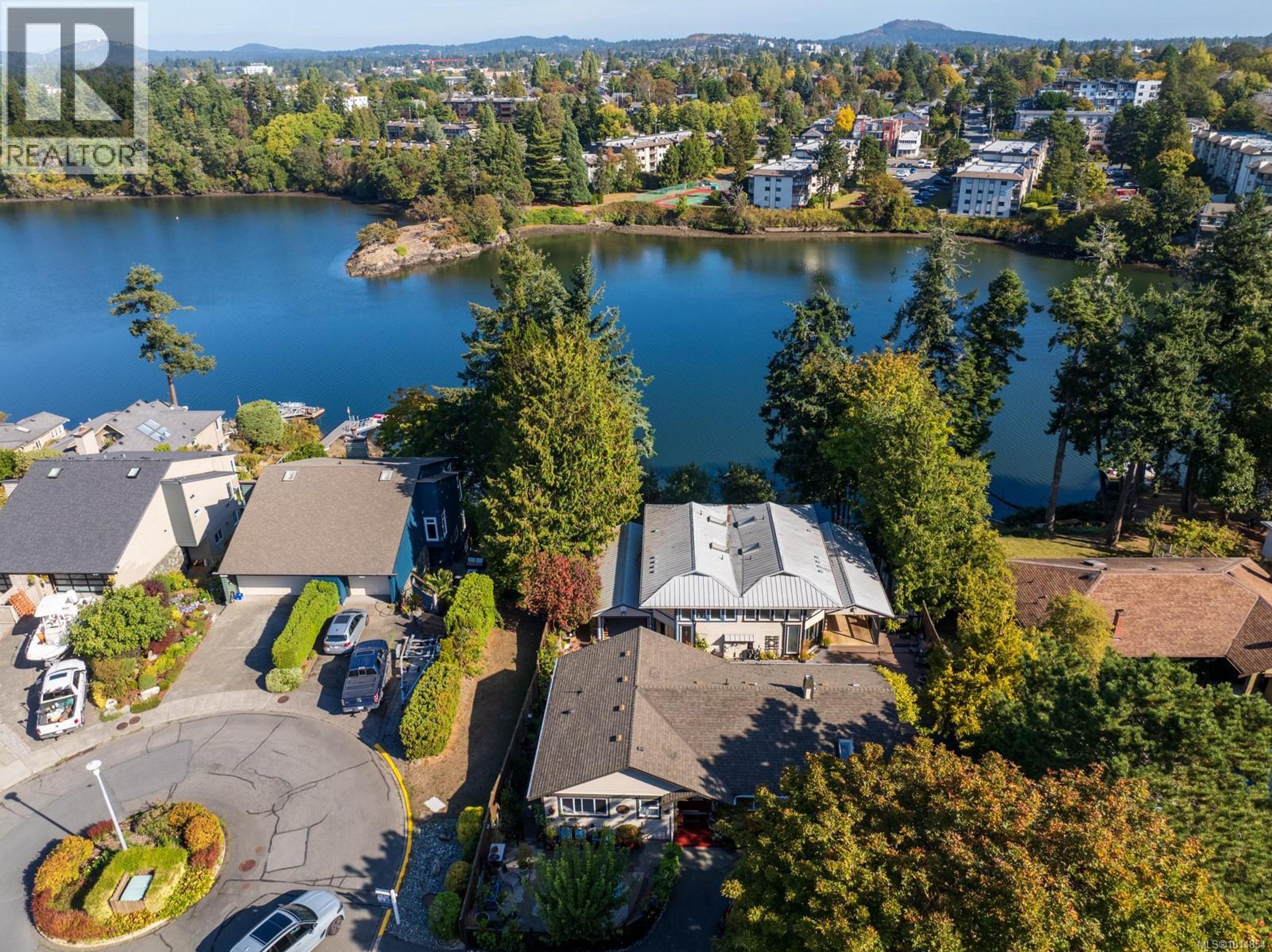 1004 DeCosta Pl, Esquimalt - Exteriors - Full Complex View, Drone/Aerial View - Photo 3