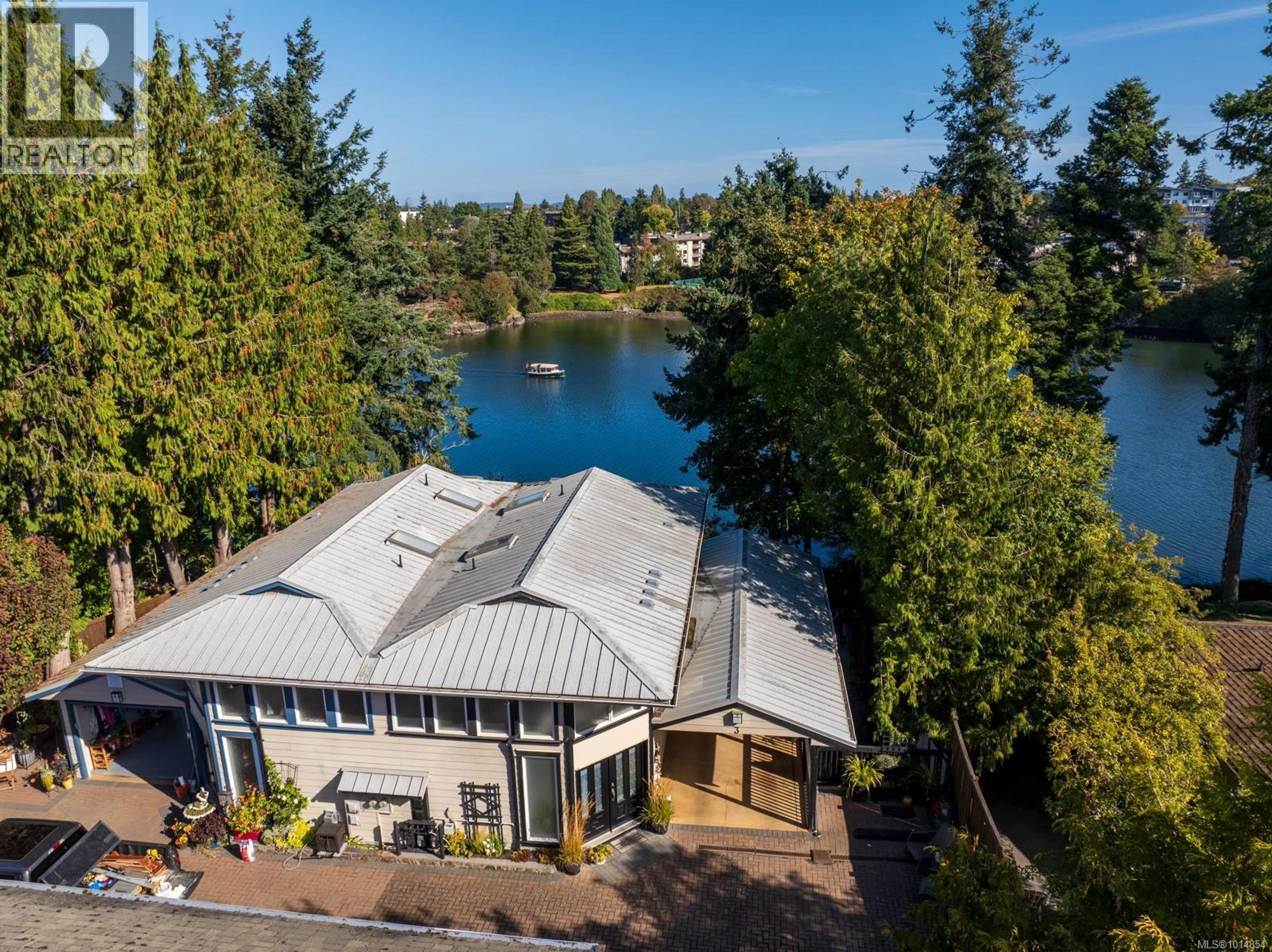 1004 DeCosta Pl, Esquimalt - Exteriors - Drone/Aerial View - Photo 7