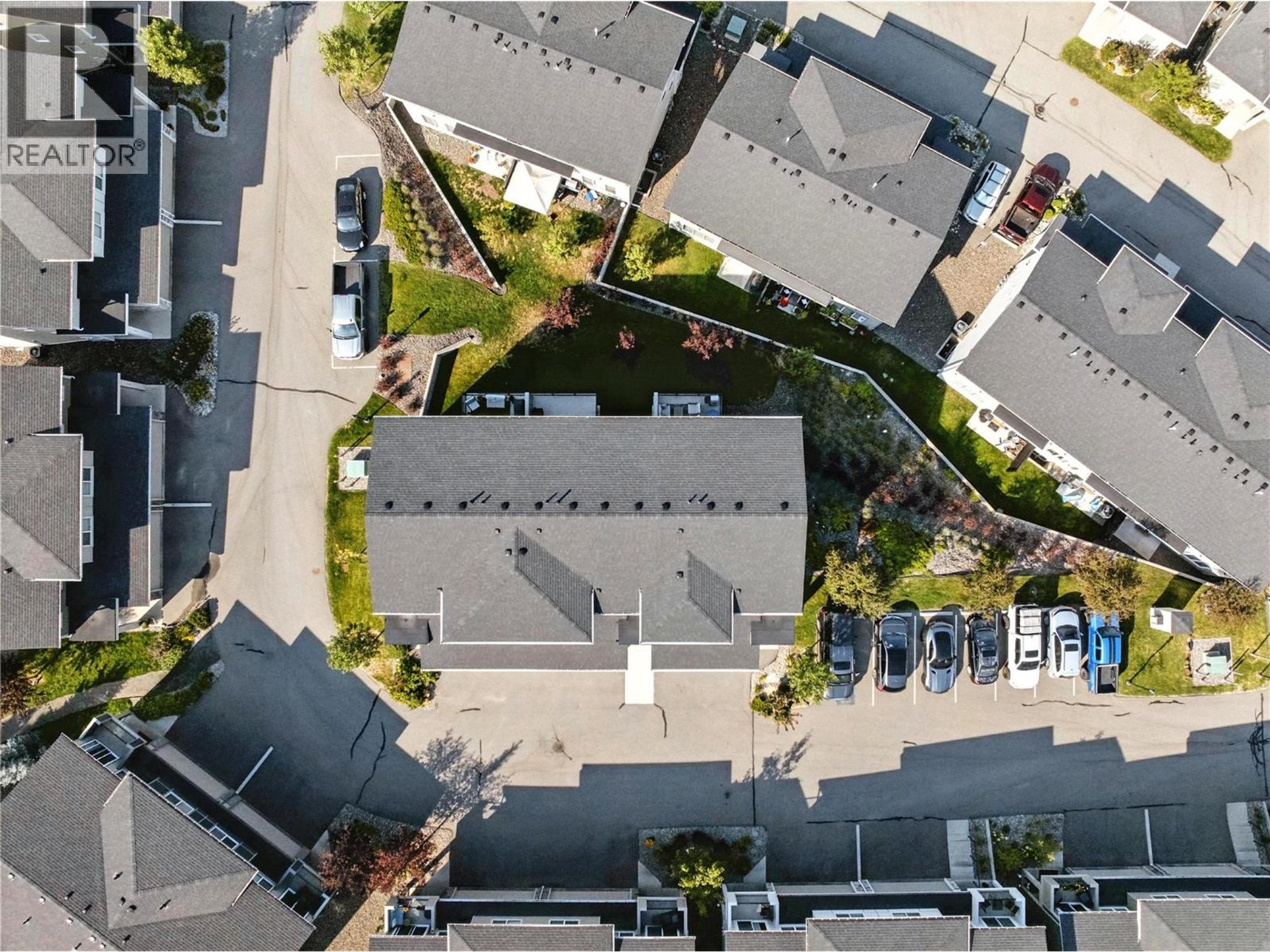 1993 Qu'Appelle Boulevard, Kamloops - Exteriors - Full Complex View, Drone/Aerial View - Photo 4