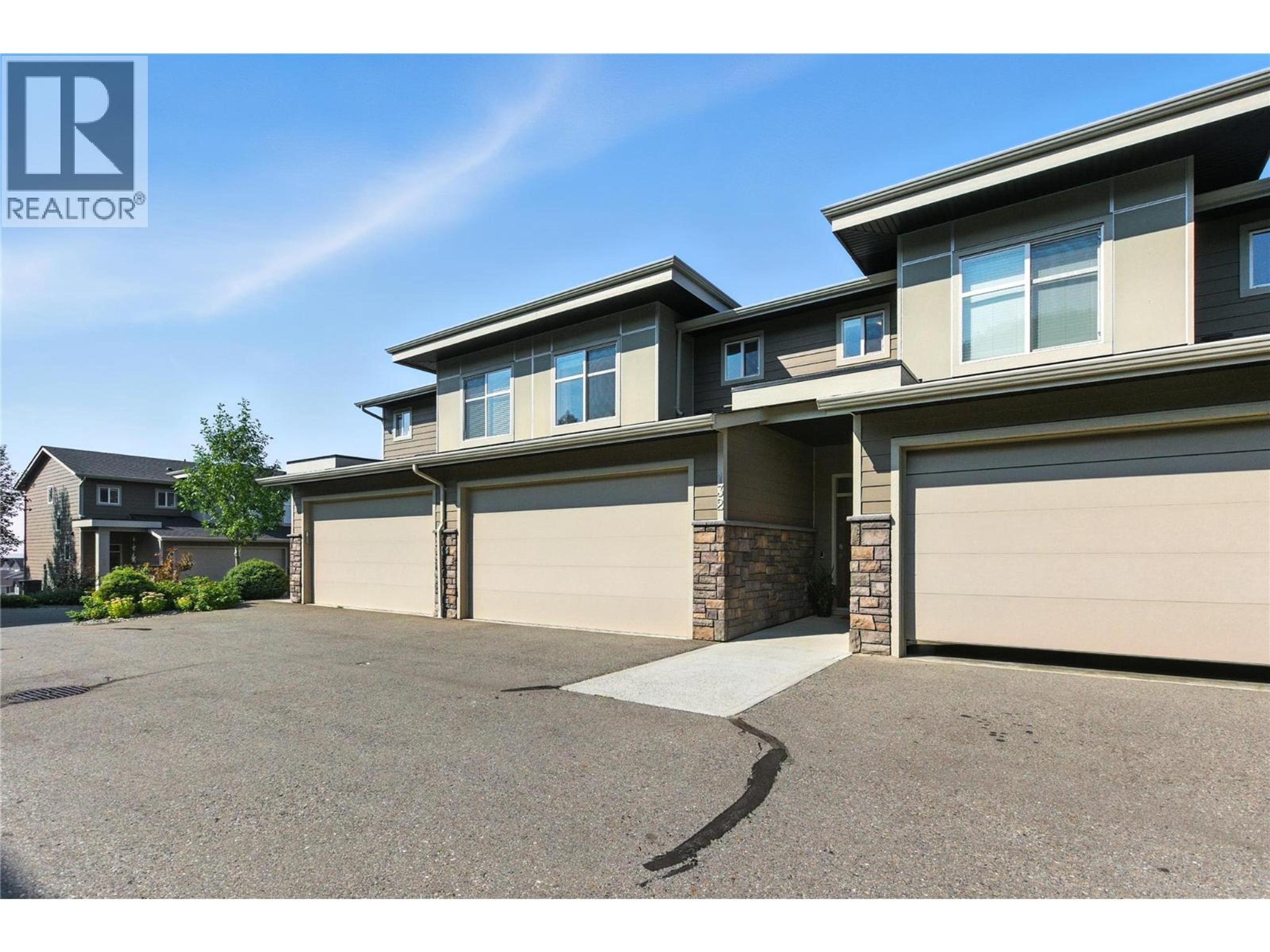 1993 Qu'Appelle Boulevard, Kamloops - Exteriors - Full Complex View - Photo 6