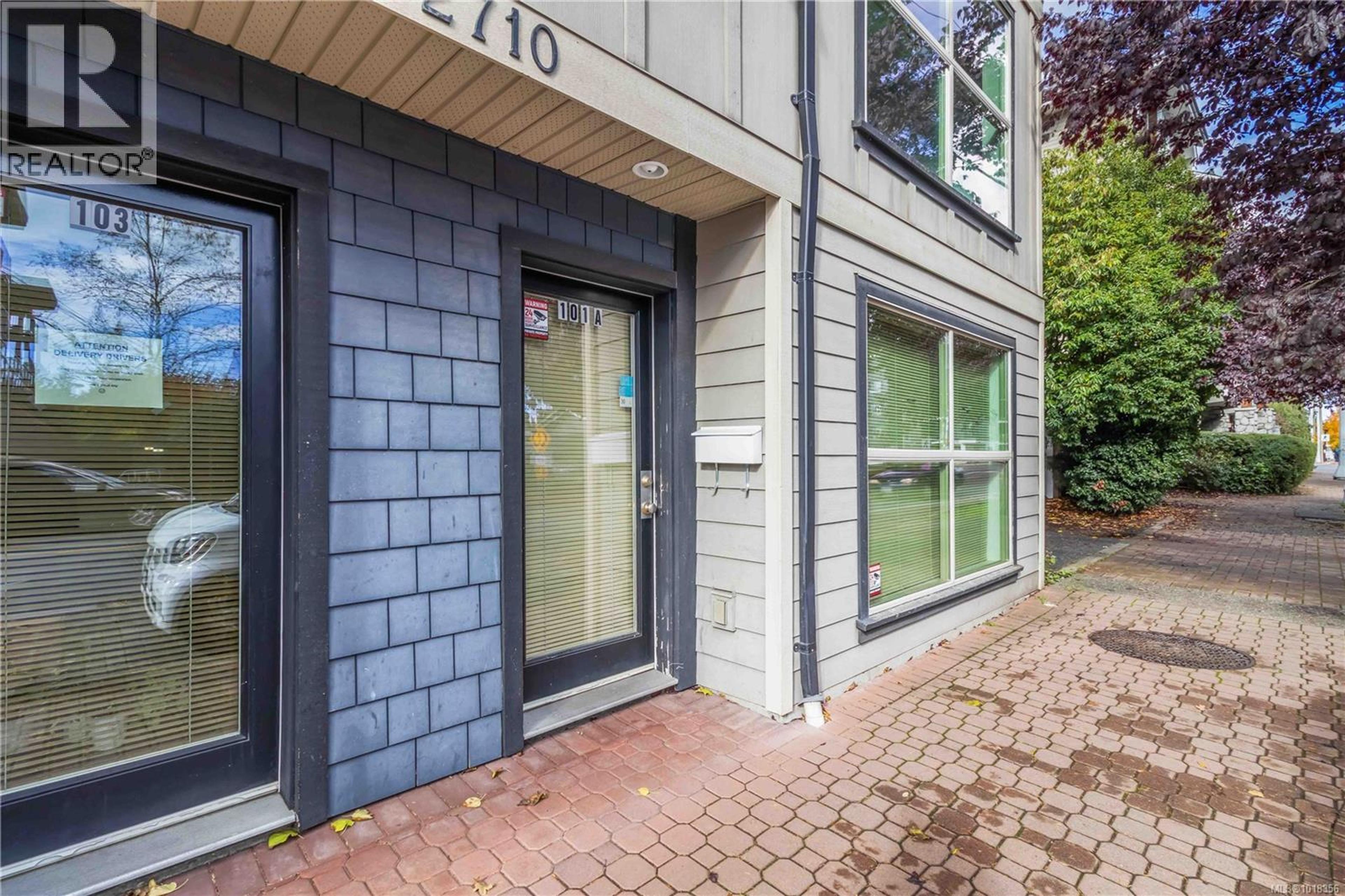 2710 Peatt Rd, Langford - Exteriors - Photo 3