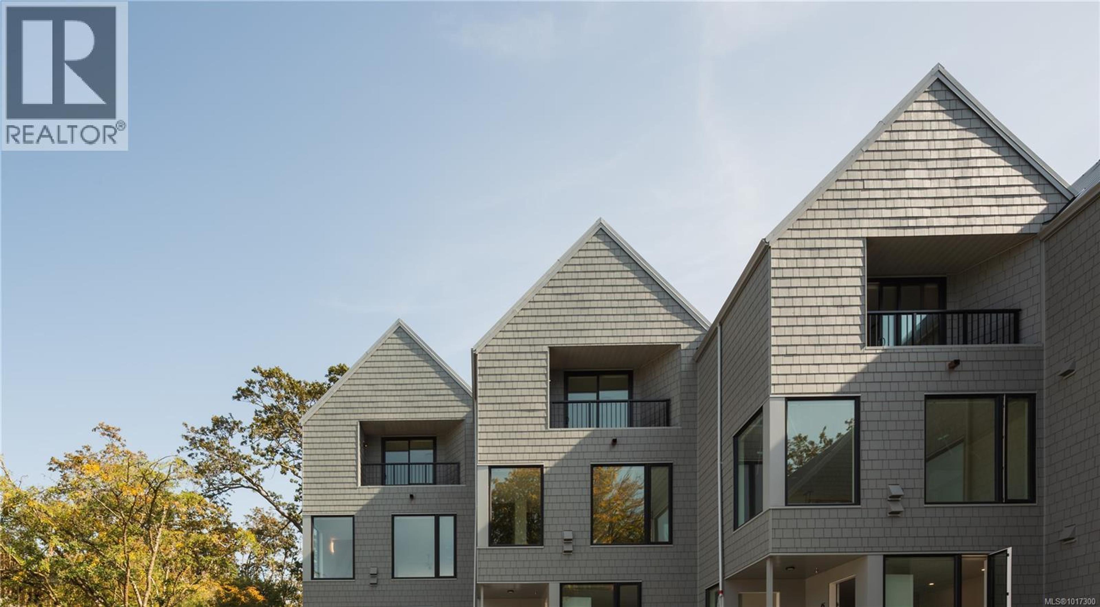 909 Redfern St, Victoria - Exteriors - Full Complex View - Photo 1