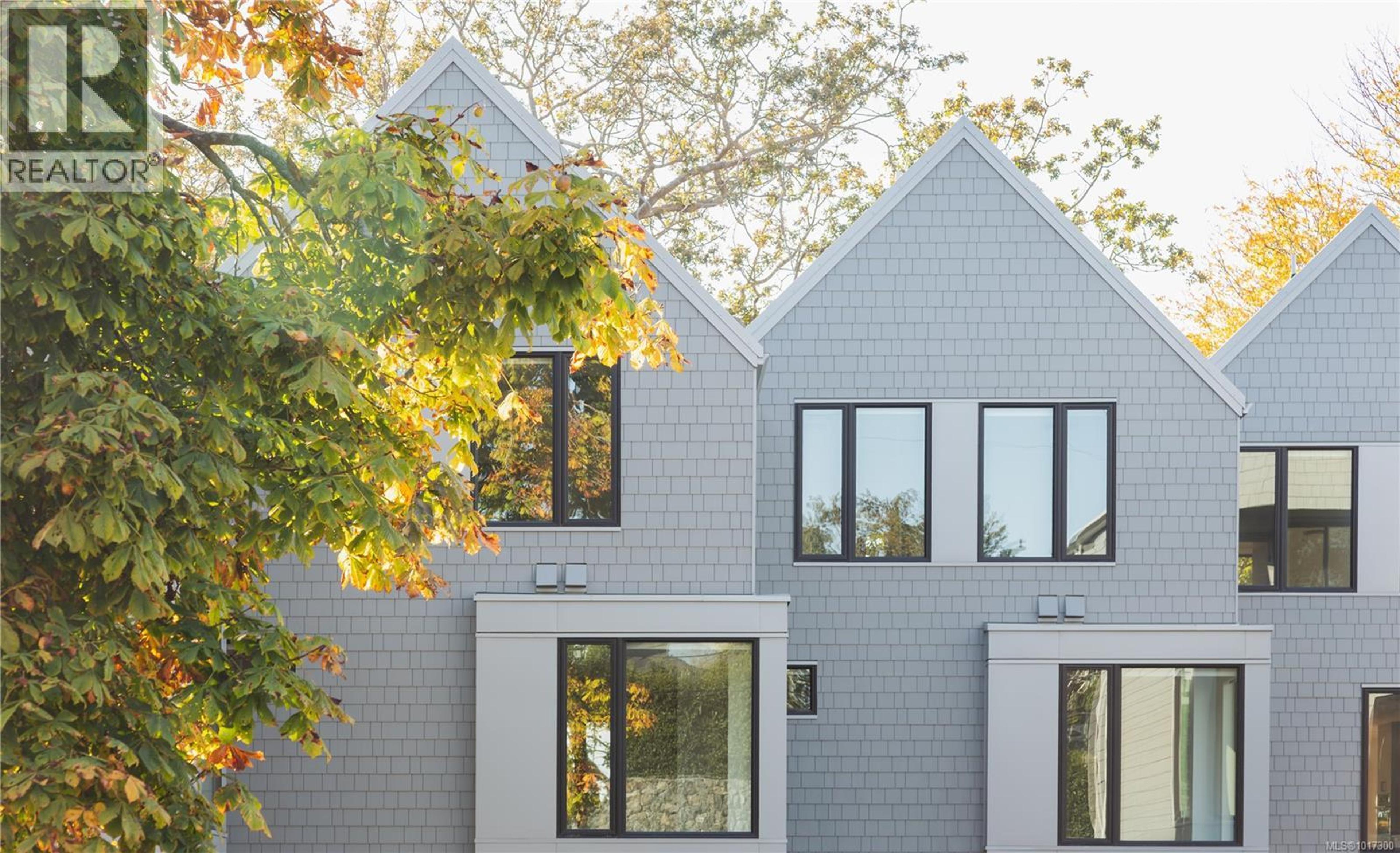 909 Redfern St, Victoria - Exteriors - Full Complex View - Photo 3