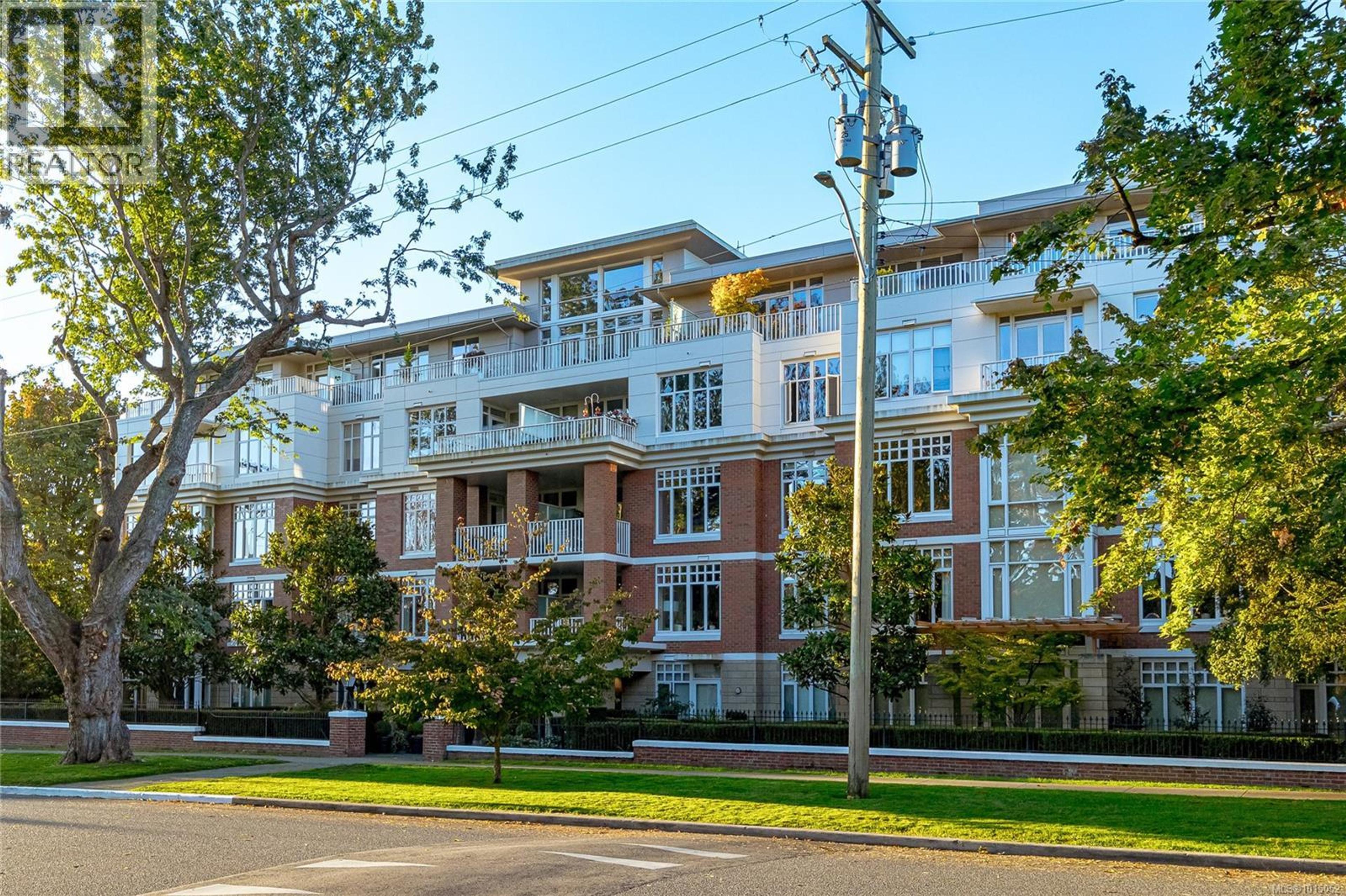 999 Burdett Ave, Victoria - Exteriors - Full Complex View - Photo 3