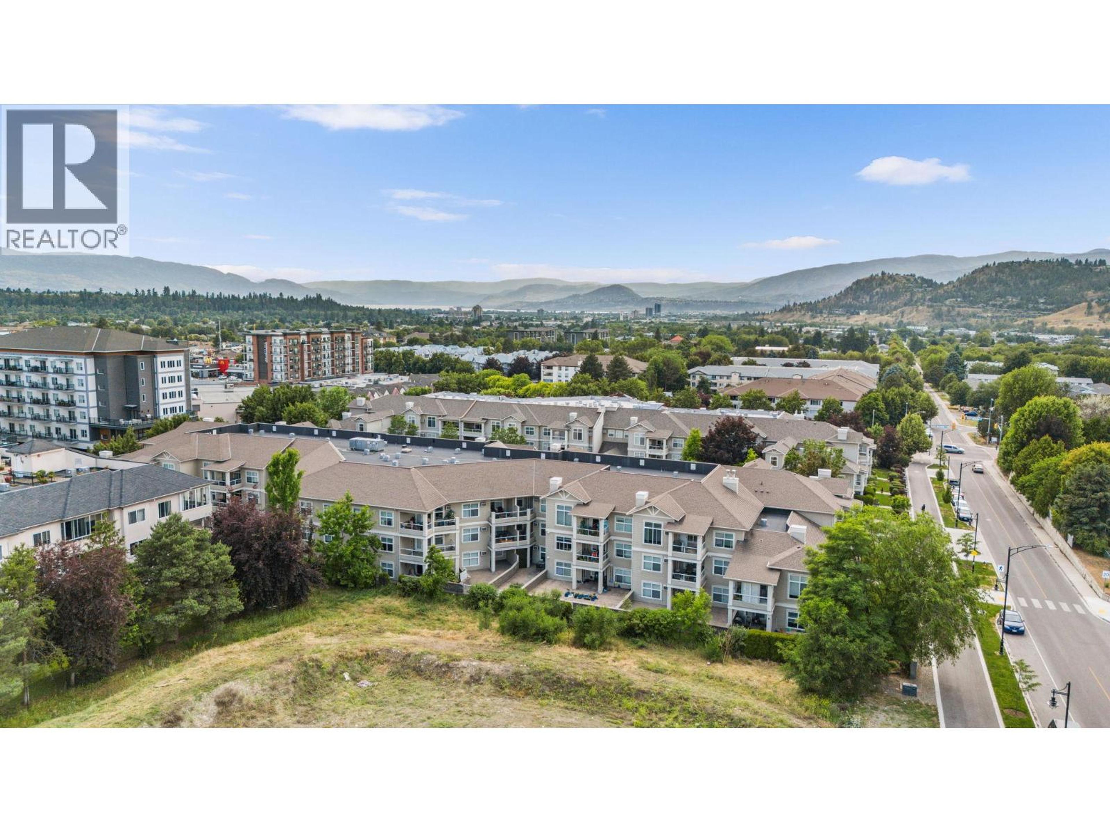 555 Houghton Road, Kelowna - Exteriors - Full Complex View, Drone/Aerial View - Photo 9