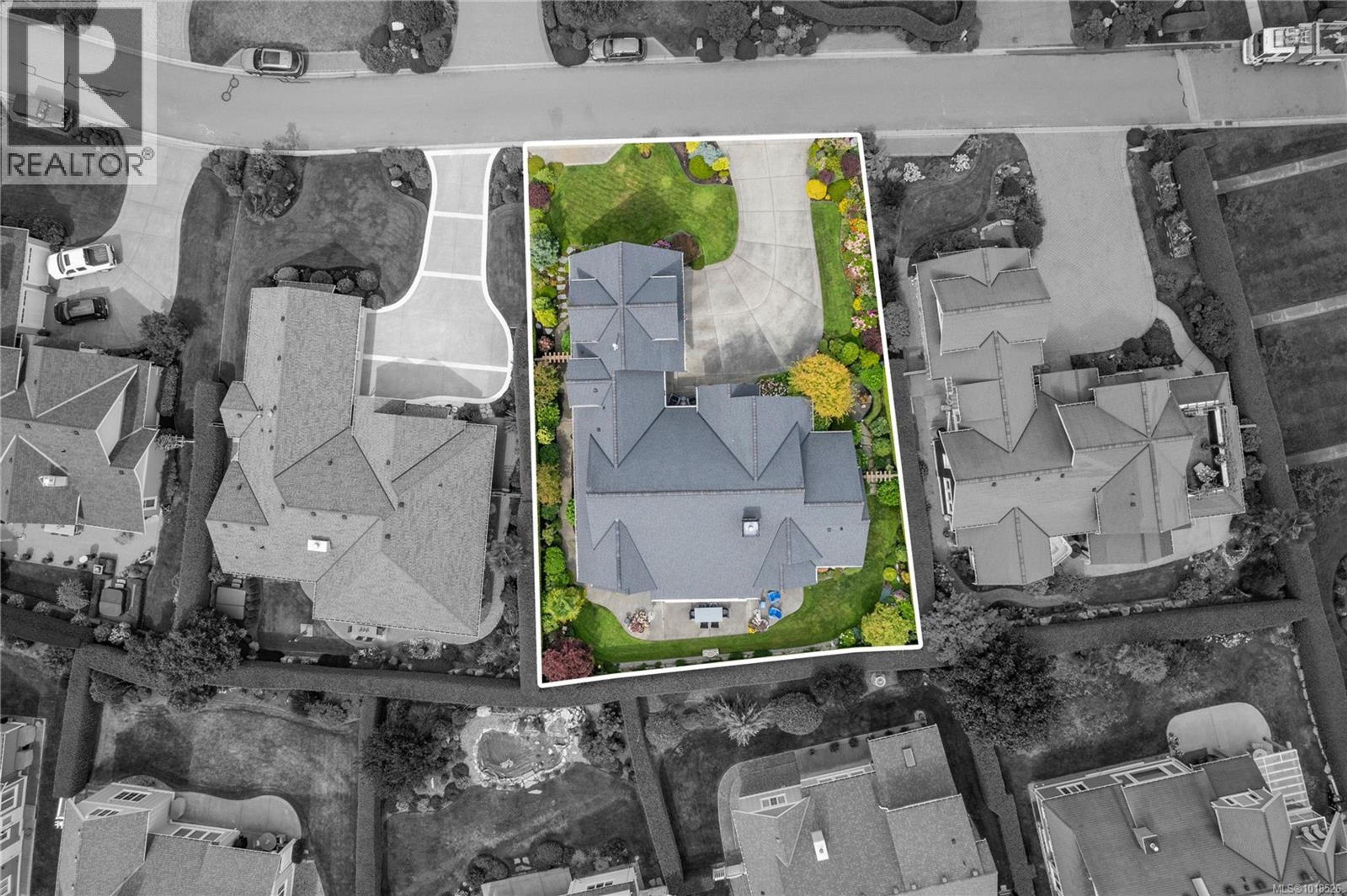 834 Bluffs Dr, Qualicum Beach - Exteriors - Drone/Aerial View, Marked/Pin - Photo 1