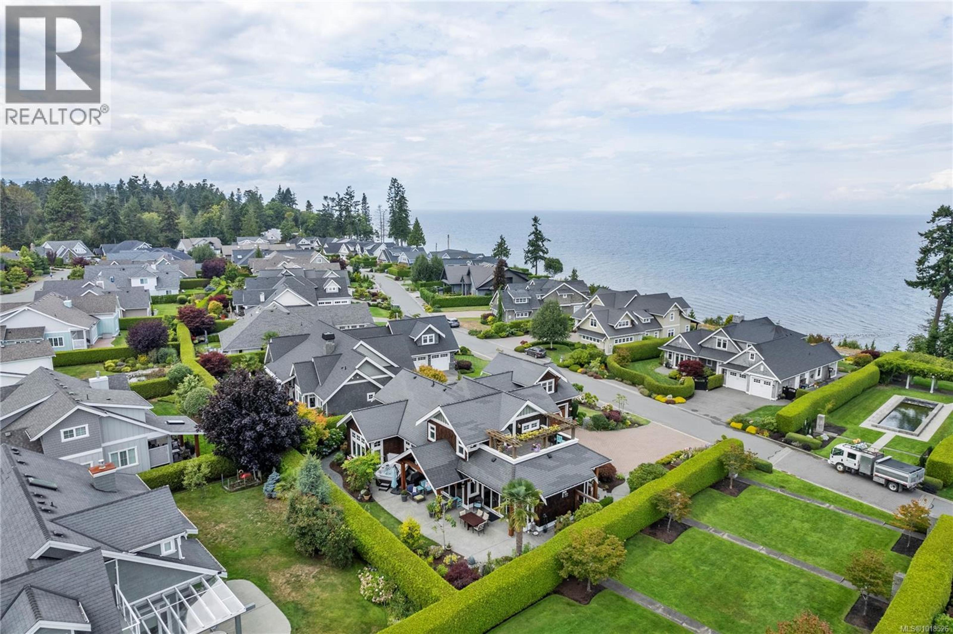 834 Bluffs Dr, Qualicum Beach - Exteriors - Full Complex View, Drone/Aerial View - Photo 2