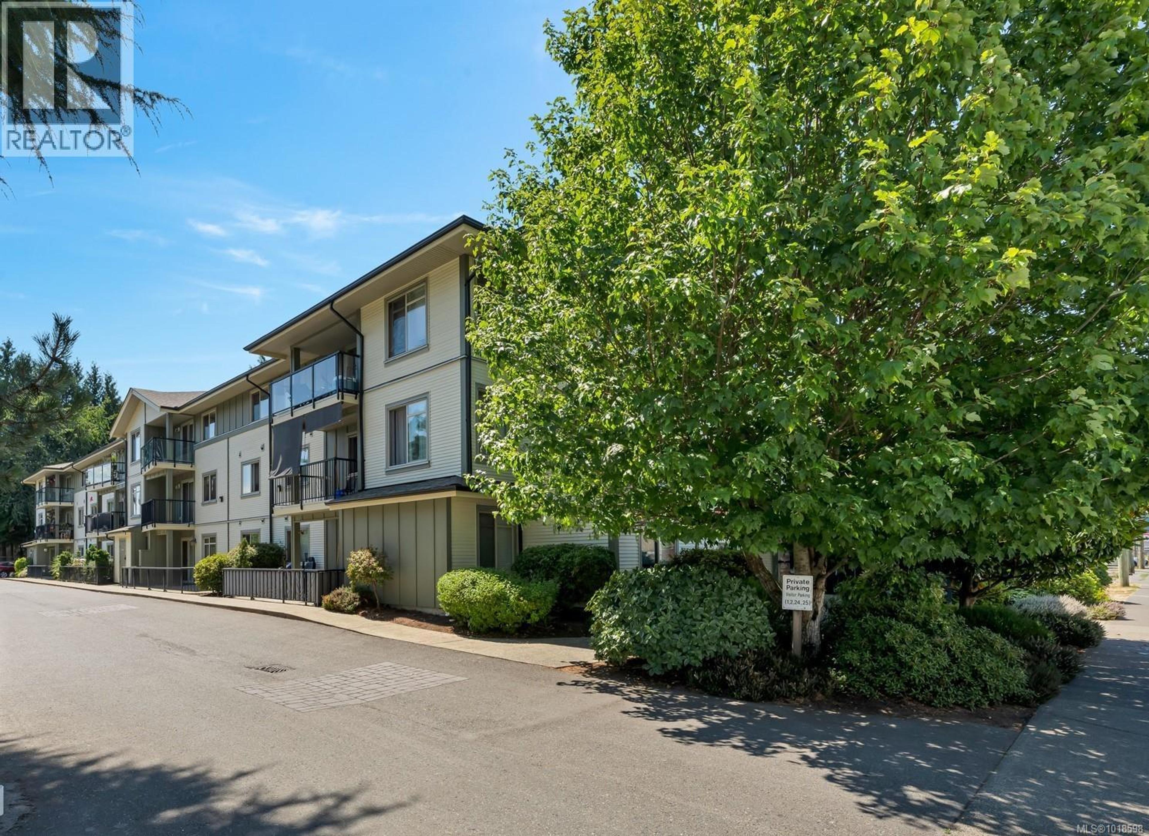 2568 Dingwall St, Duncan - Exteriors - Full Complex View - Photo 1