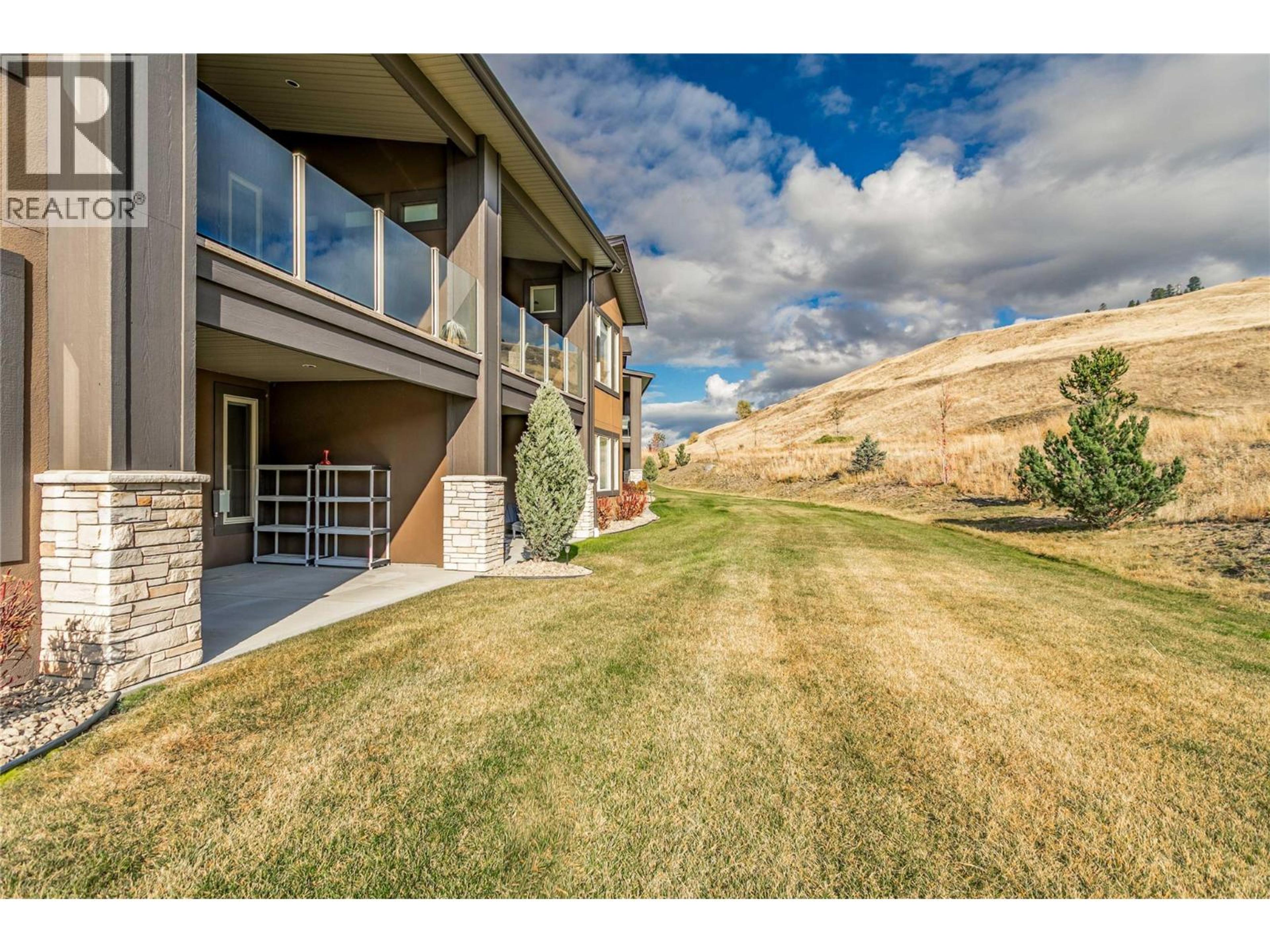 1836 TOWER RANCH Boulevard, Kelowna - Exteriors - Full Complex View - Photo 5