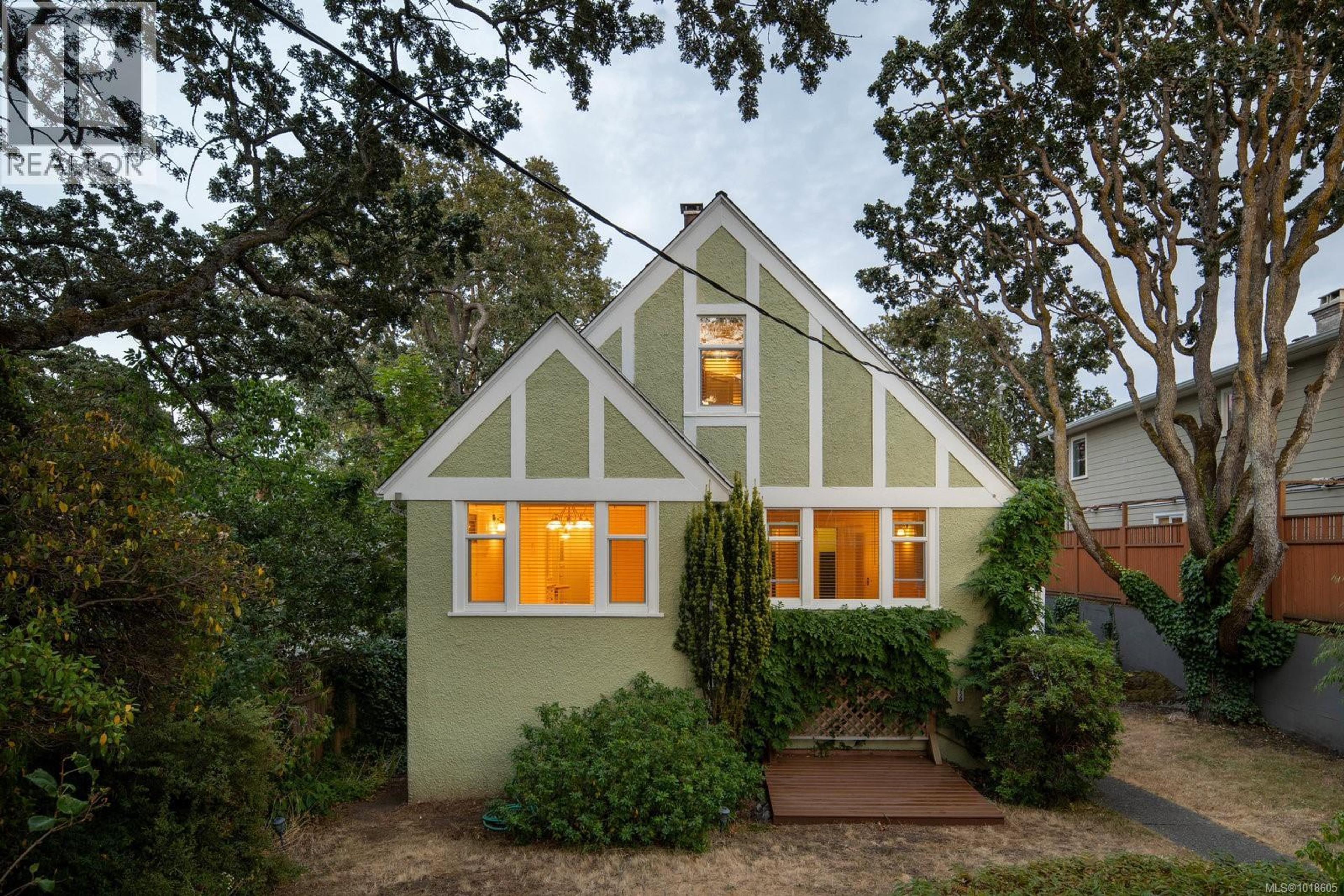 1959 HAMPSHIRE RD - Main Image