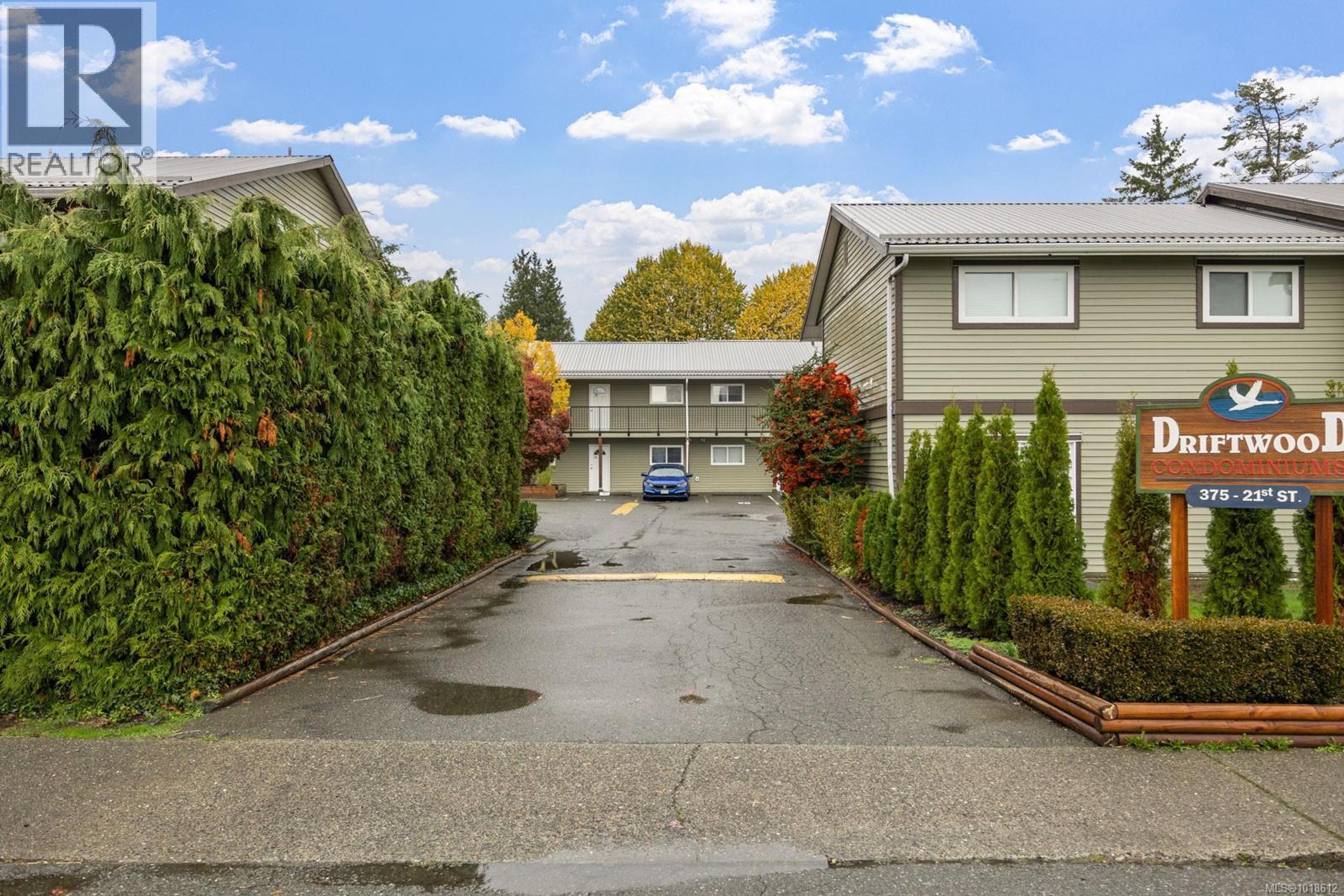 375 21st St, Courtenay - Exteriors - Full Complex View - Photo 3