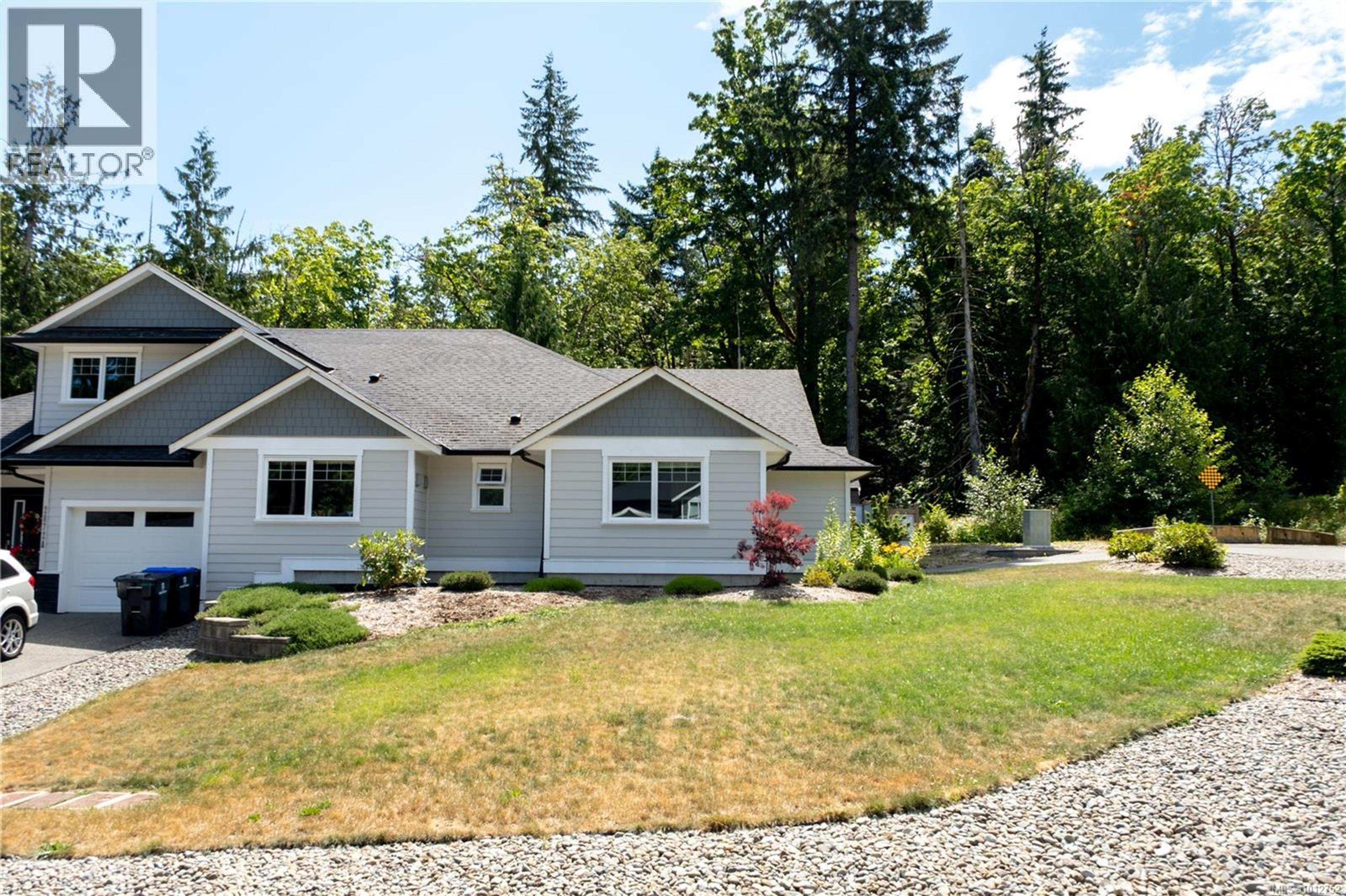 2709 Bickle St, Courtenay - Exteriors - Photo 3