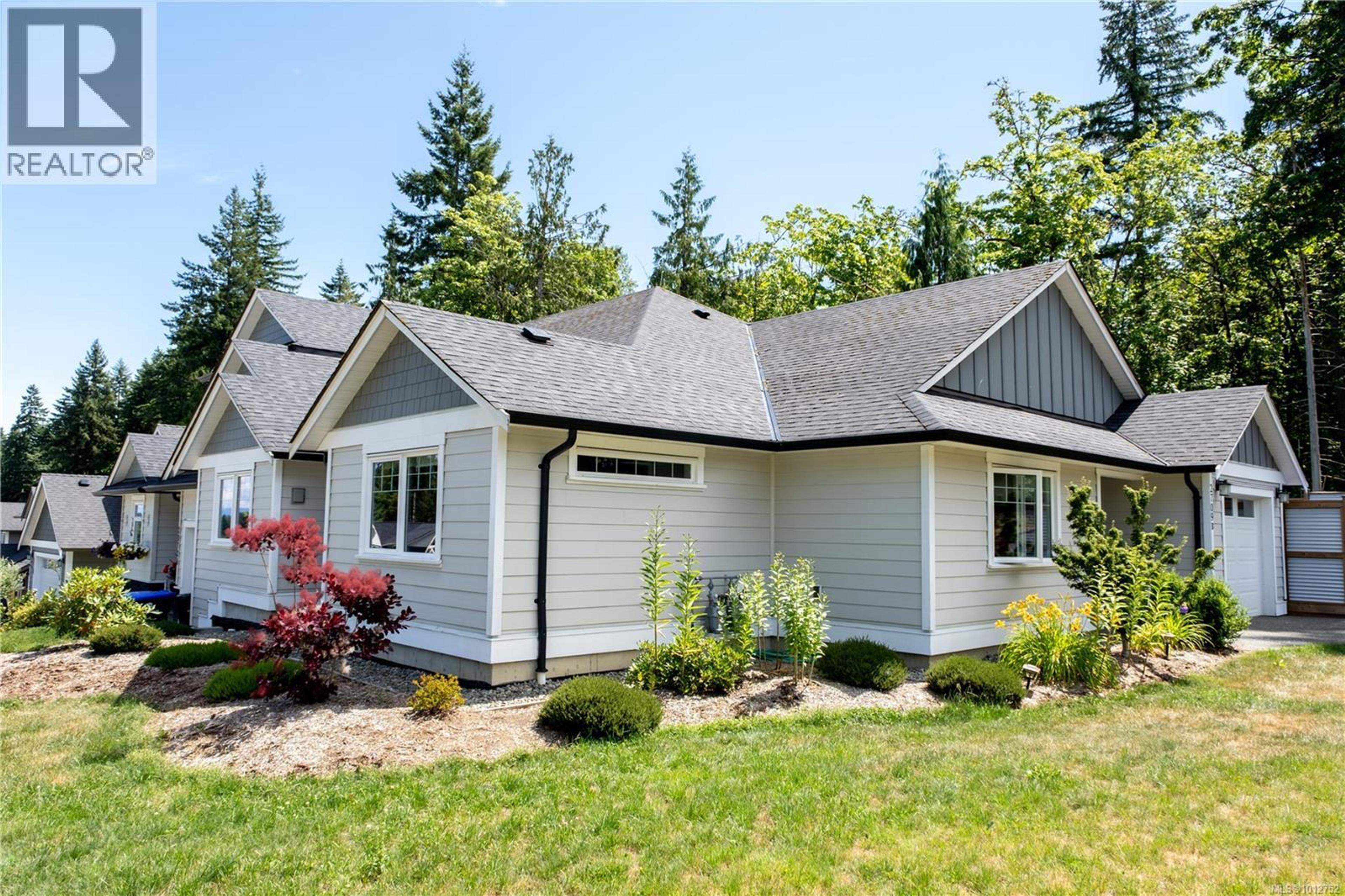 2709 Bickle St, Courtenay - Exteriors - Photo 8