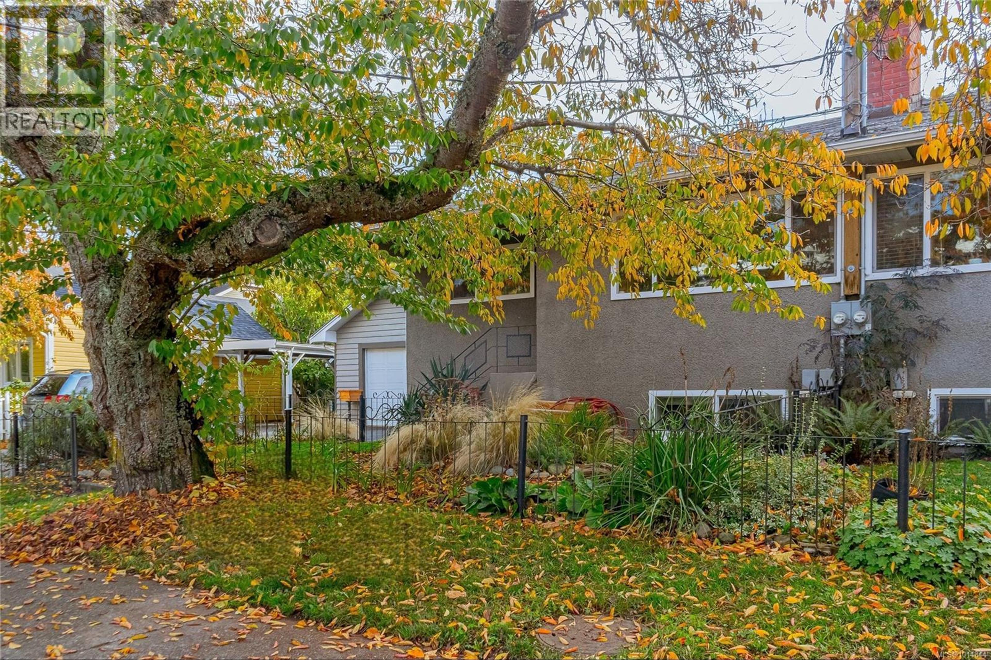 1207 WALNUT ST - Main Image