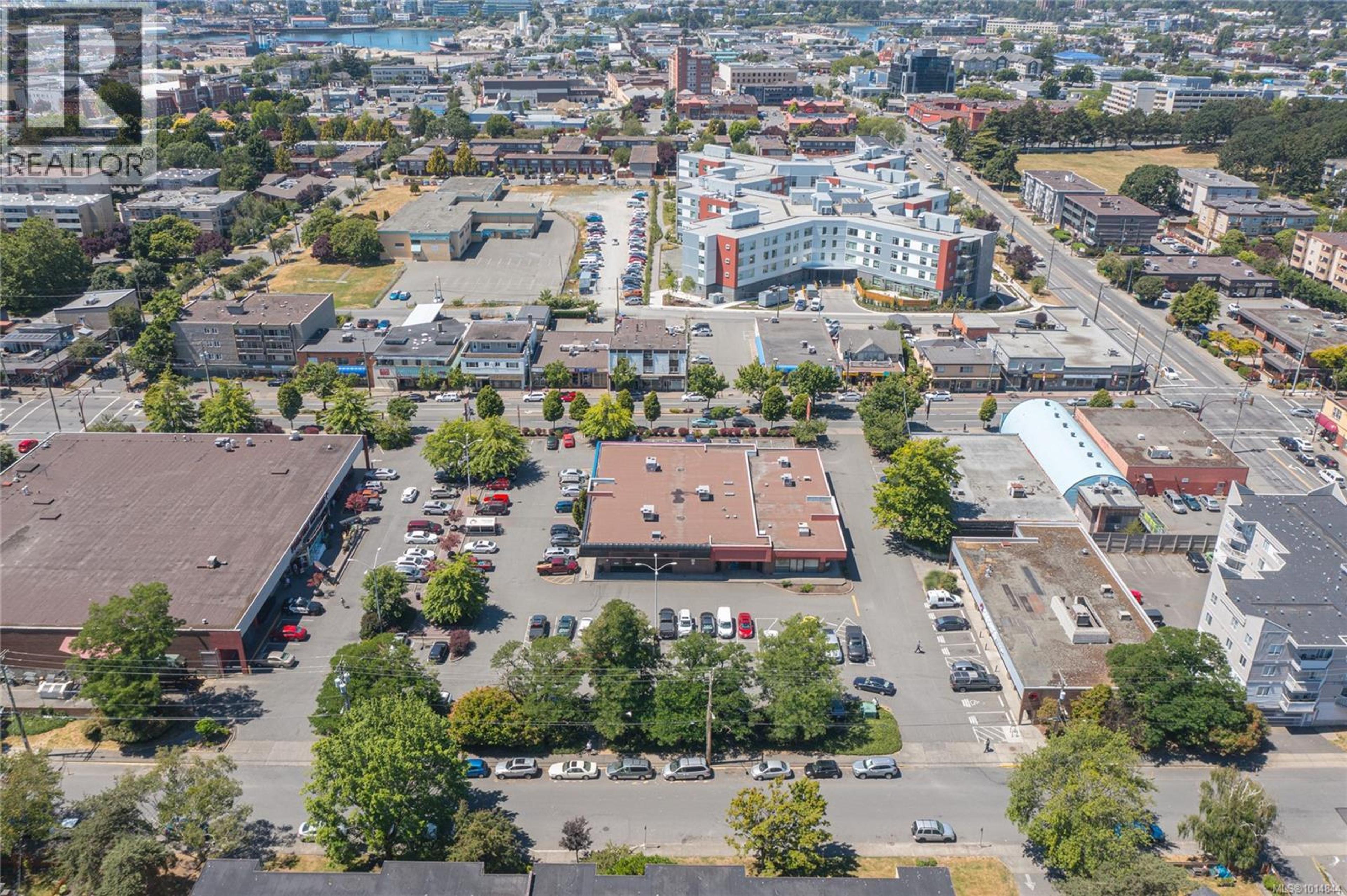 1207 Walnut St, Victoria - Exteriors - Full Complex View, Drone/Aerial View - Photo 6