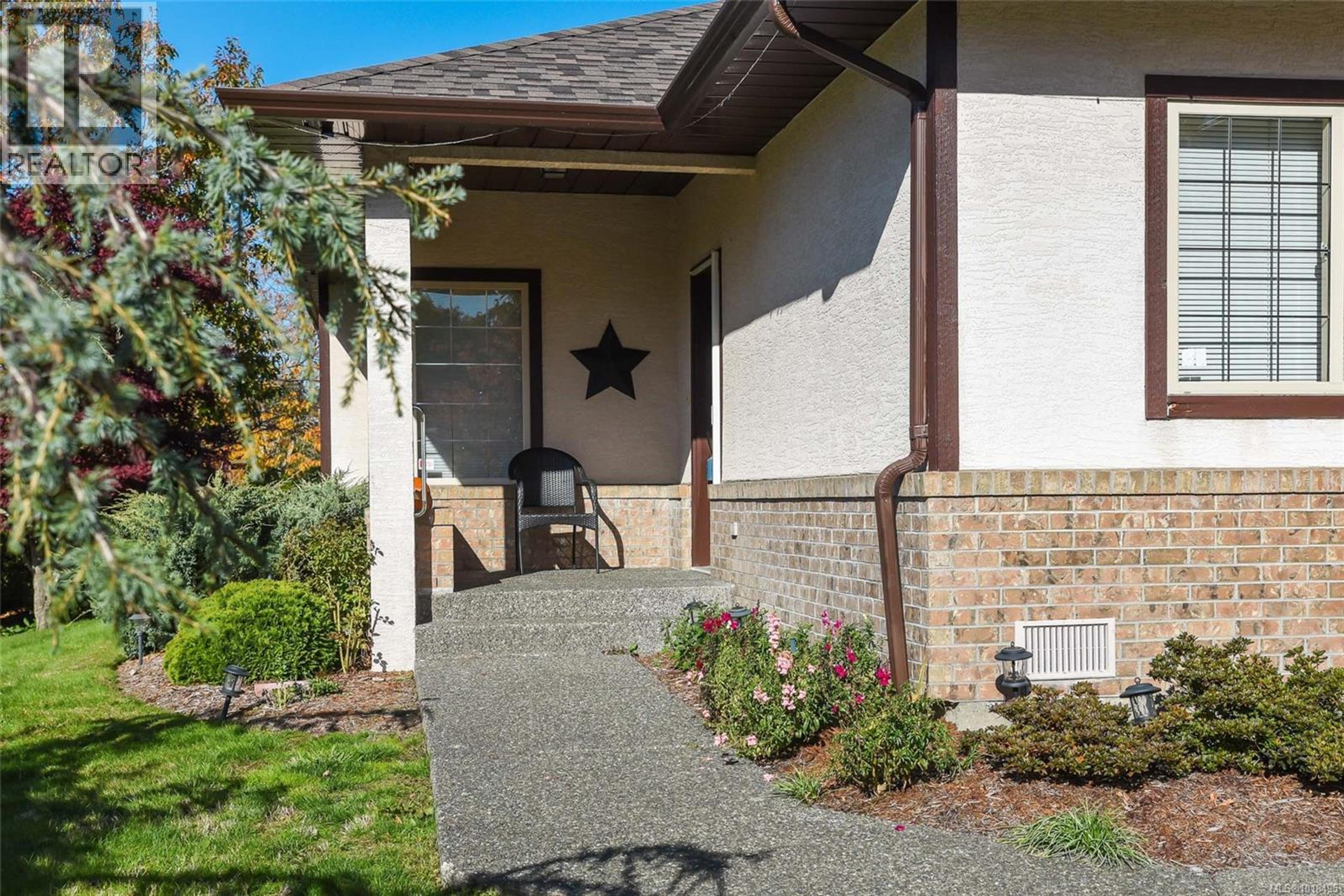 1288 Tunner Dr, Courtenay - Exteriors - Photo 1