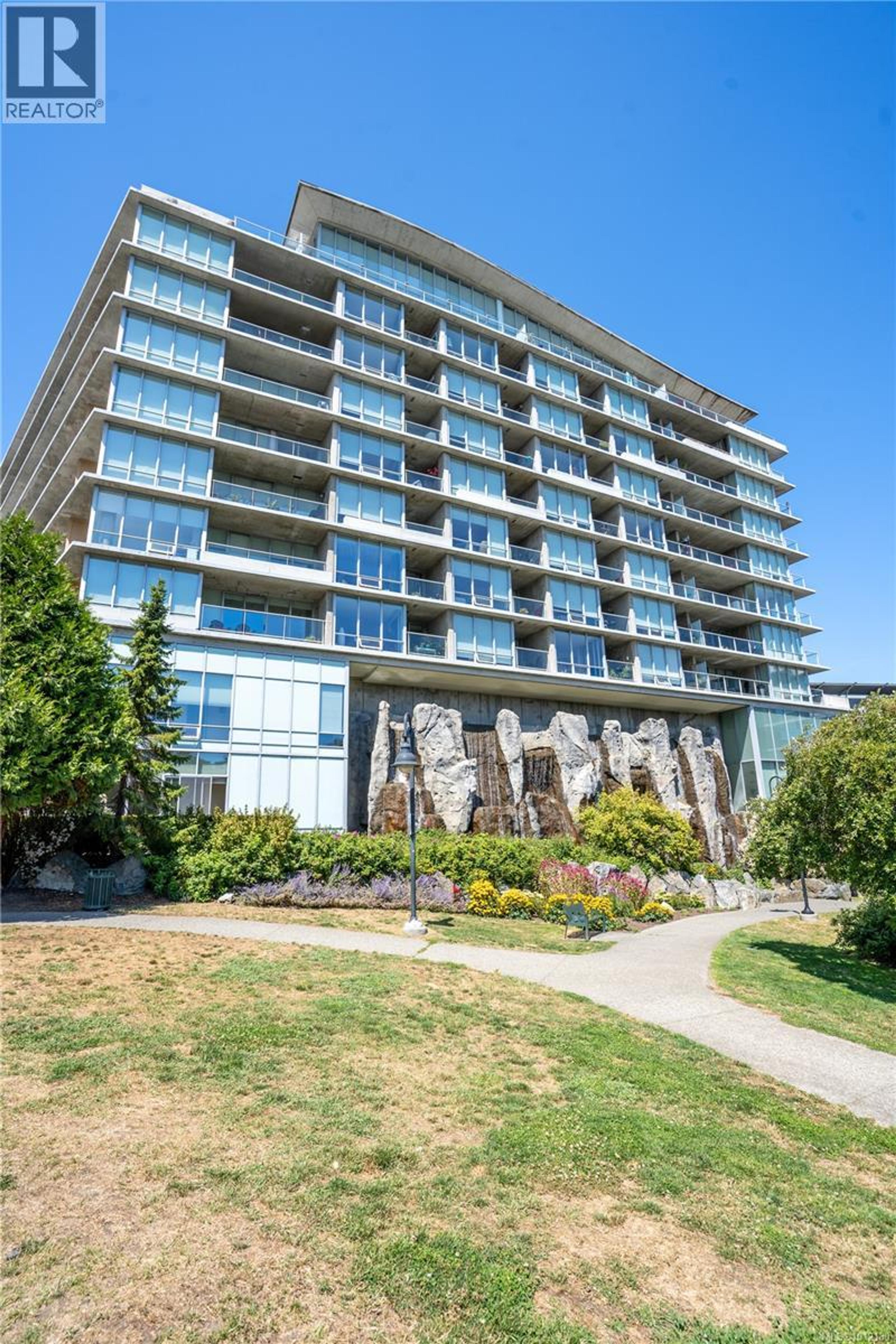 160 Wilson St, Victoria - Exteriors - Full Complex View - Photo 3