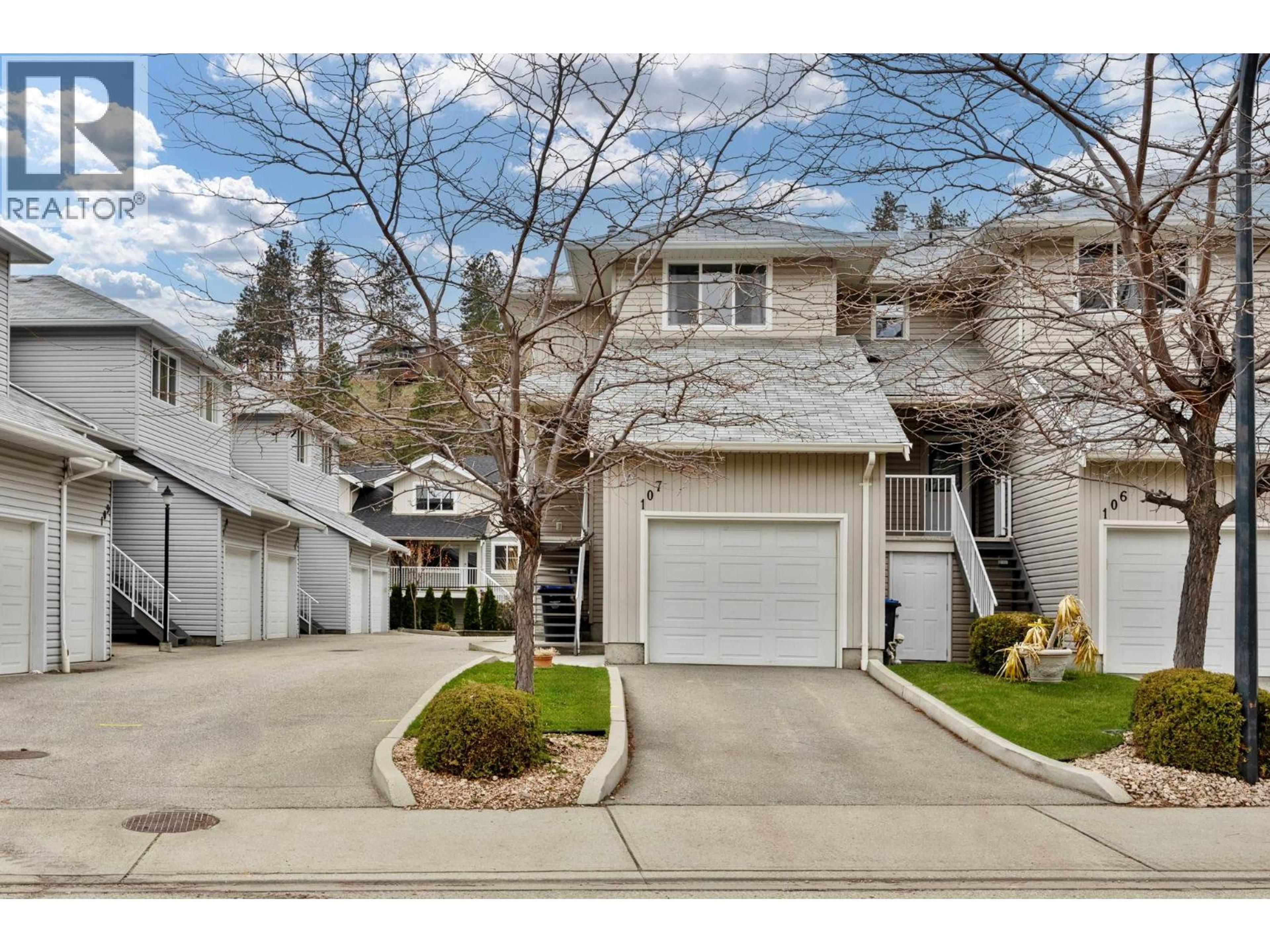 5460 Clements Crescent, Peachland - Exteriors - Full Complex View - Photo 6