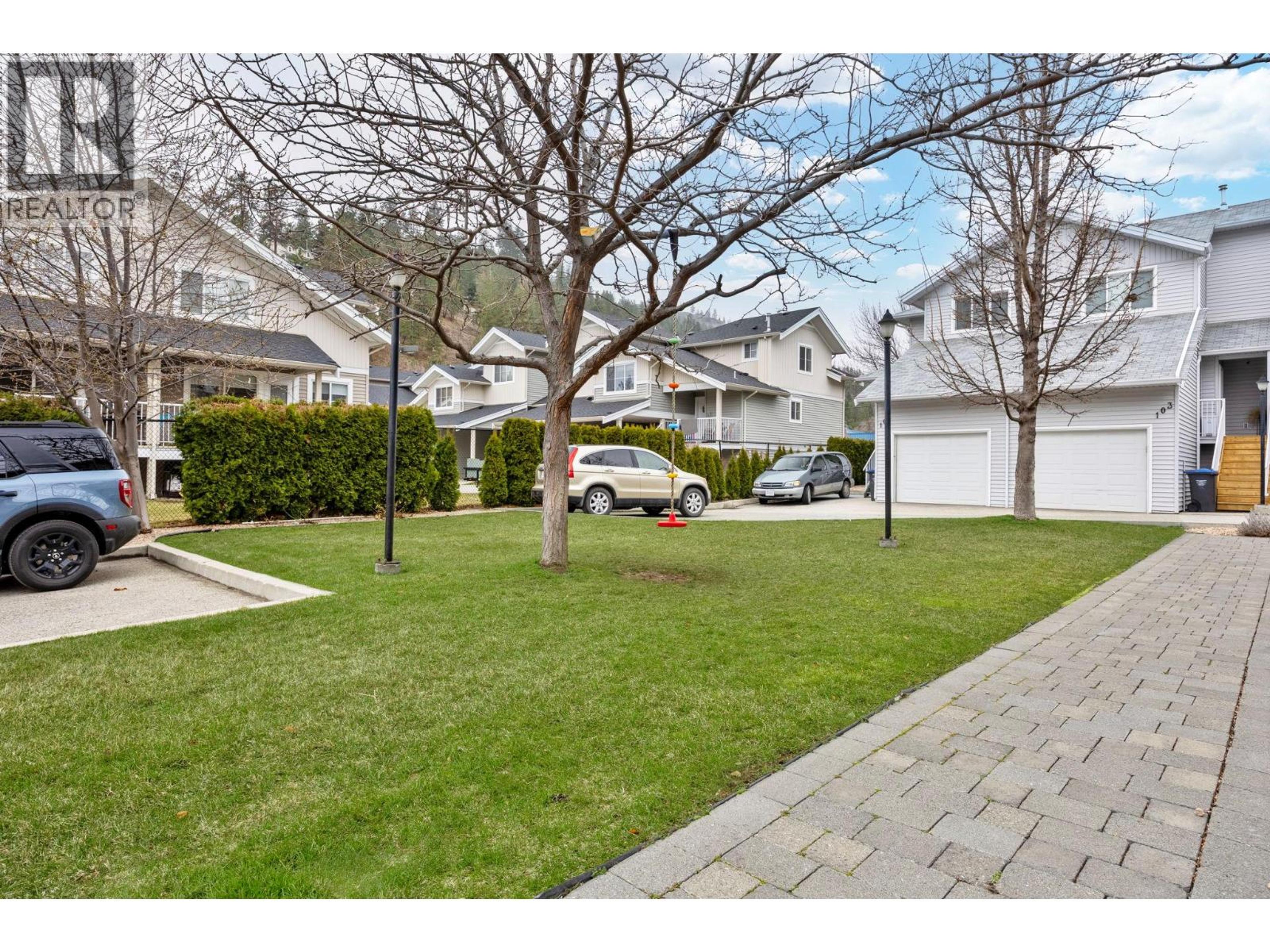 5460 Clements Crescent, Peachland - Exteriors - Full Complex View - Photo 7