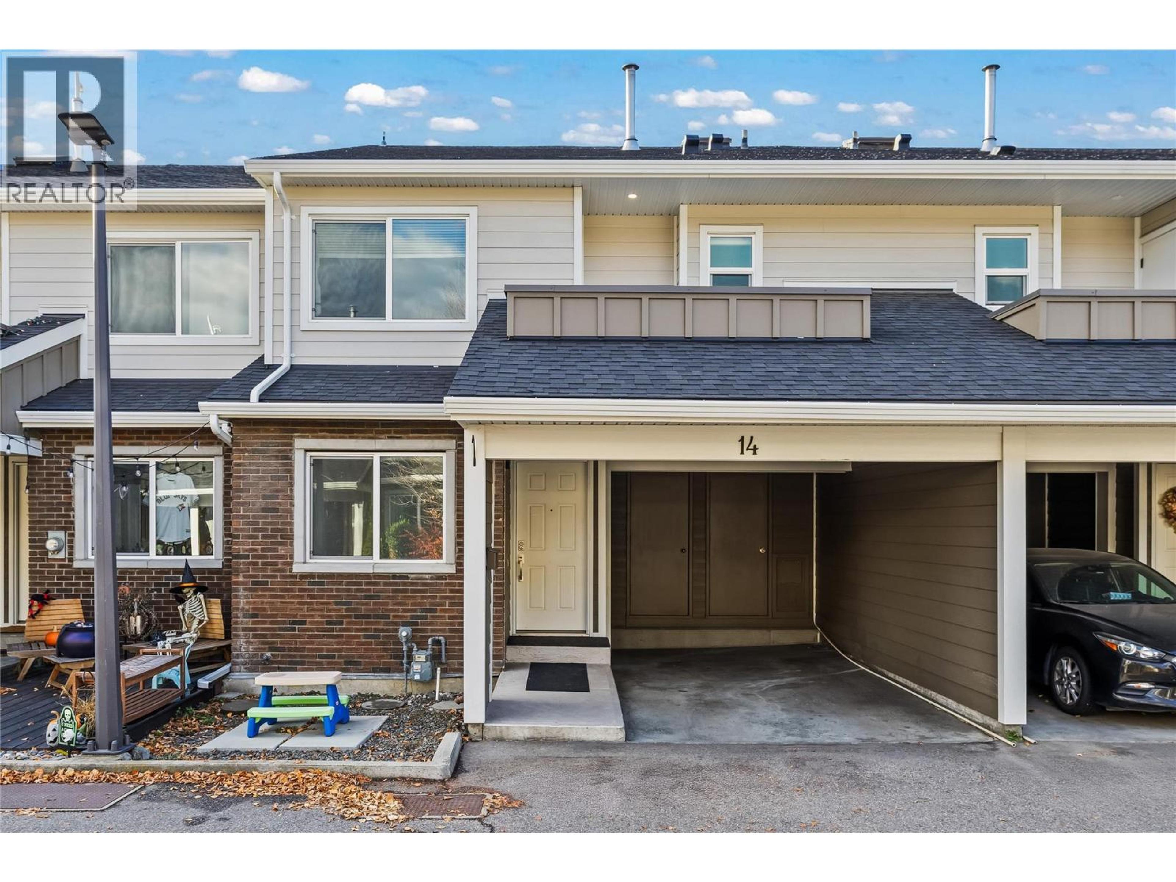 2055 Ethel Street, Kelowna - Exteriors - Photo 1