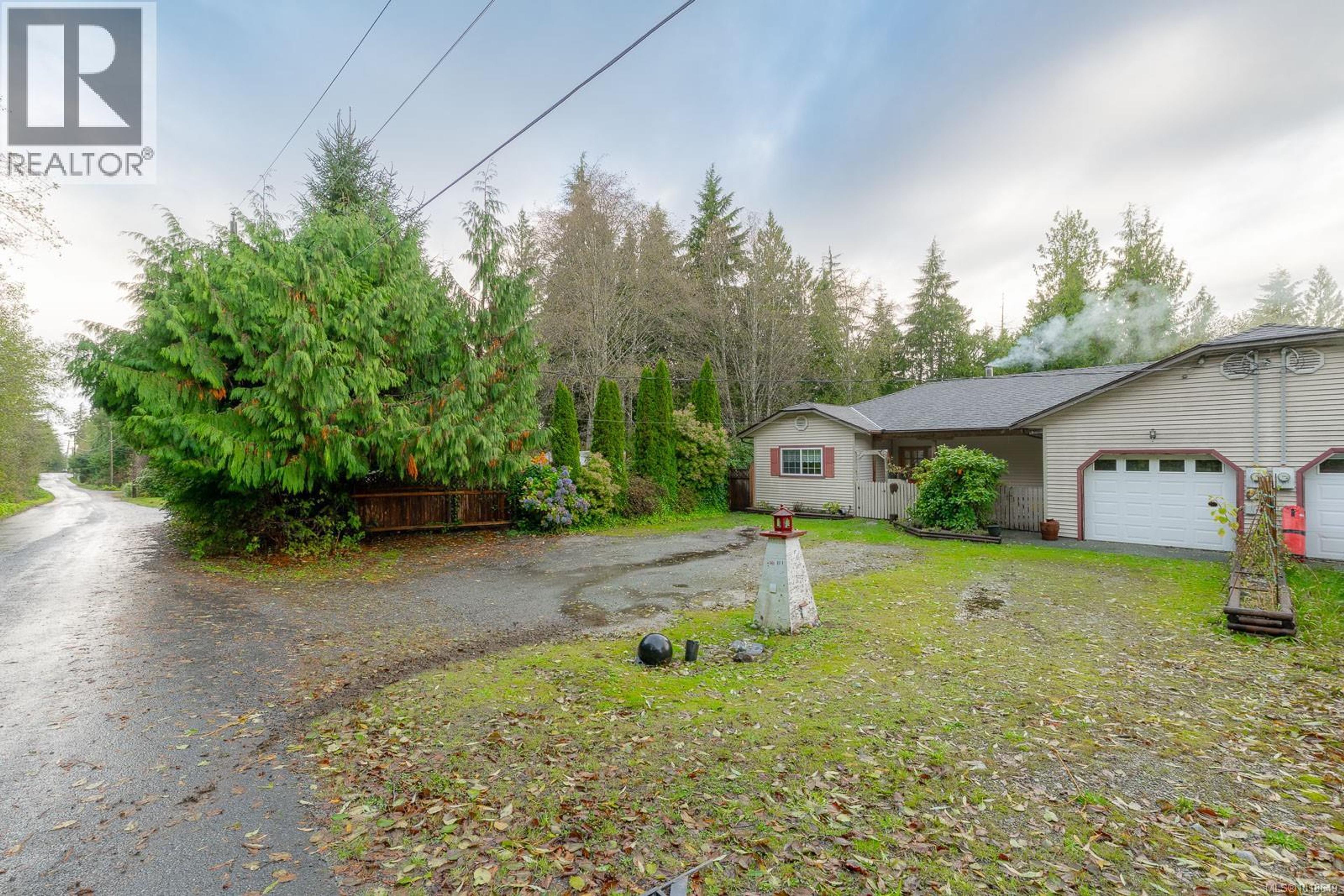 280 Binnacle Rd, Bamfield - Exteriors - Photo 6