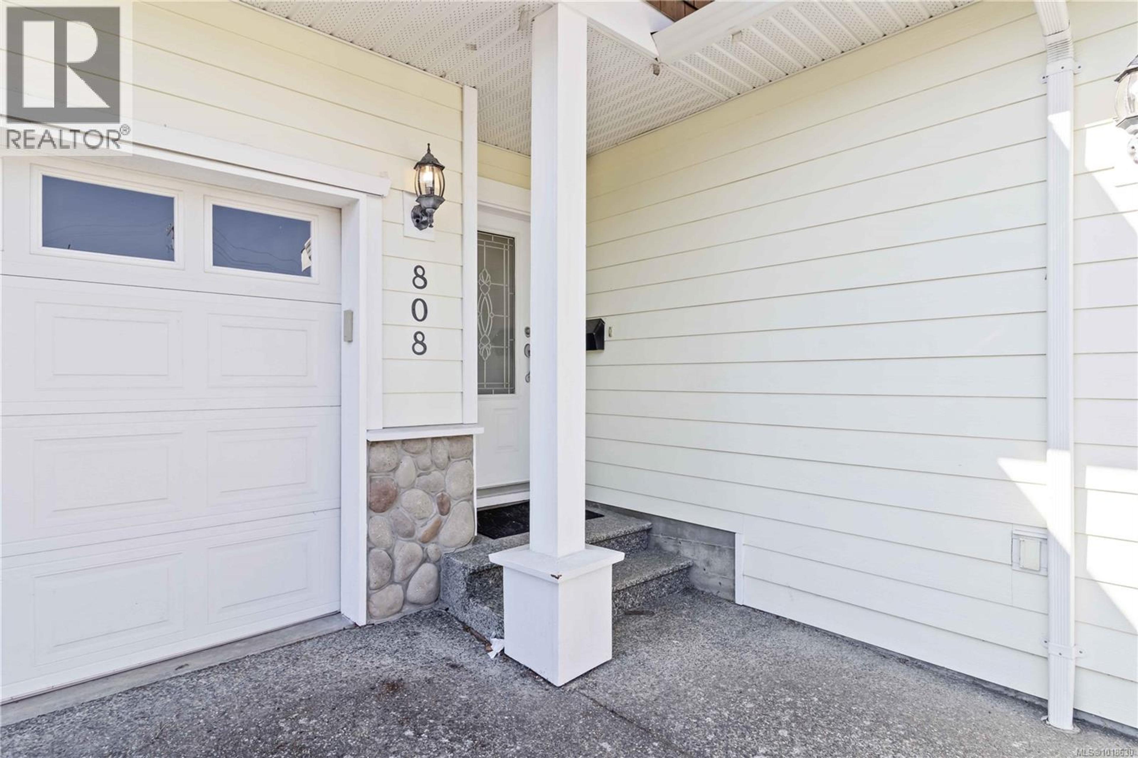 808 Jagdeep Pl, Saanich - Exteriors - Photo 5