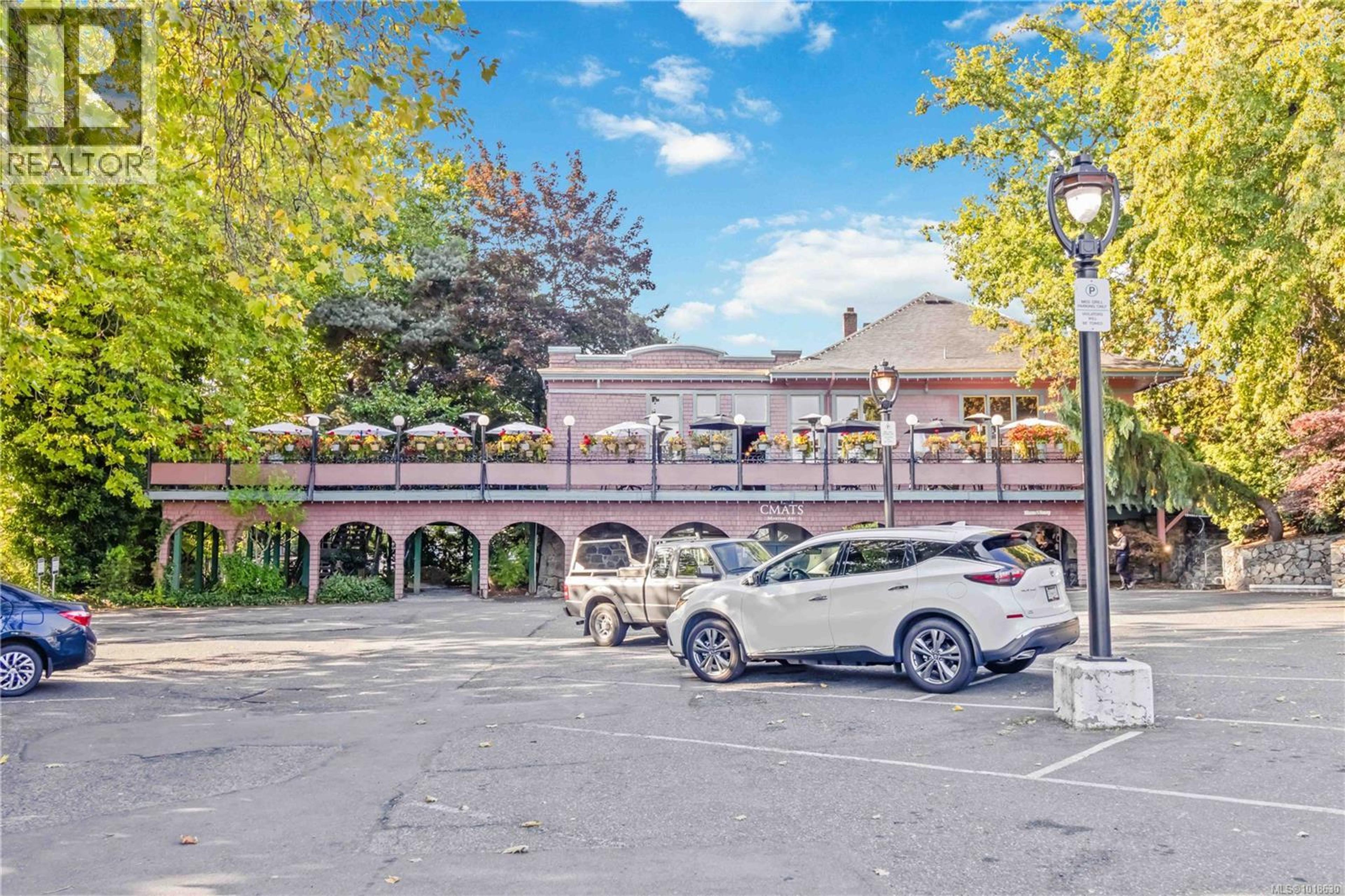 808 Jagdeep Pl, Saanich - Exteriors - Photo 10