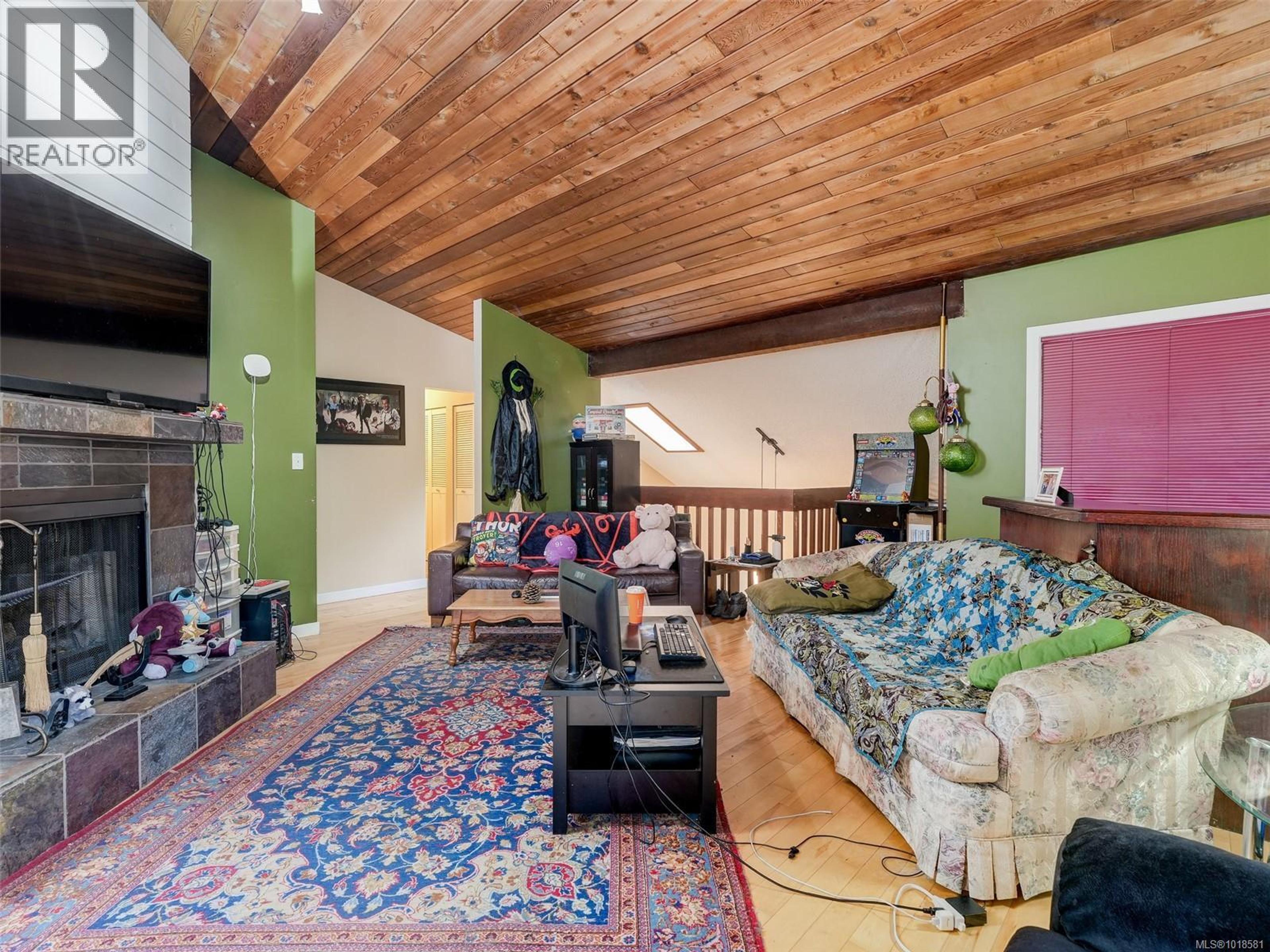 1544 GRANADA CRES - Image 2