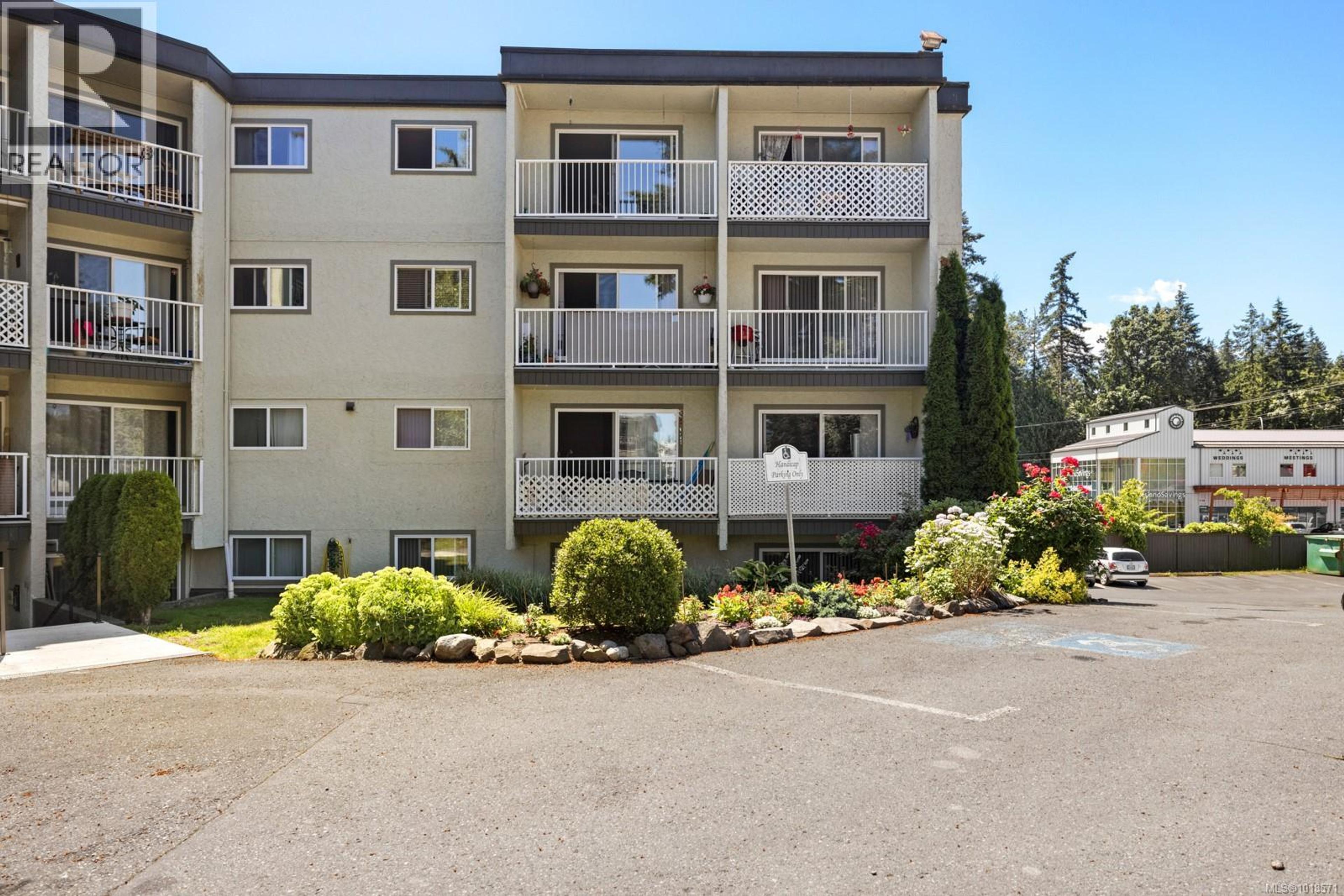 #112 3040 PINE ST - Image 2