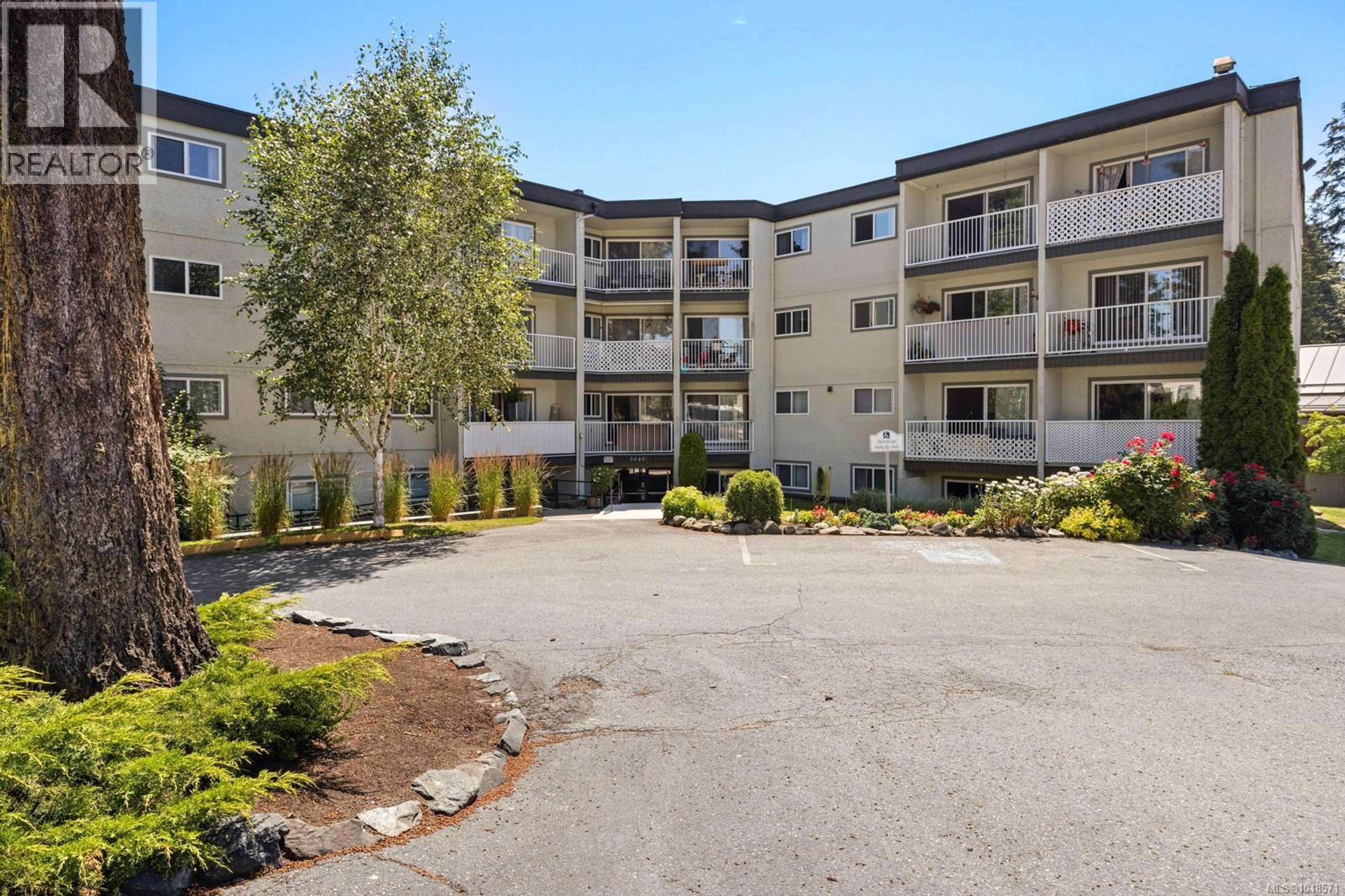 #112 3040 PINE ST - Image 3