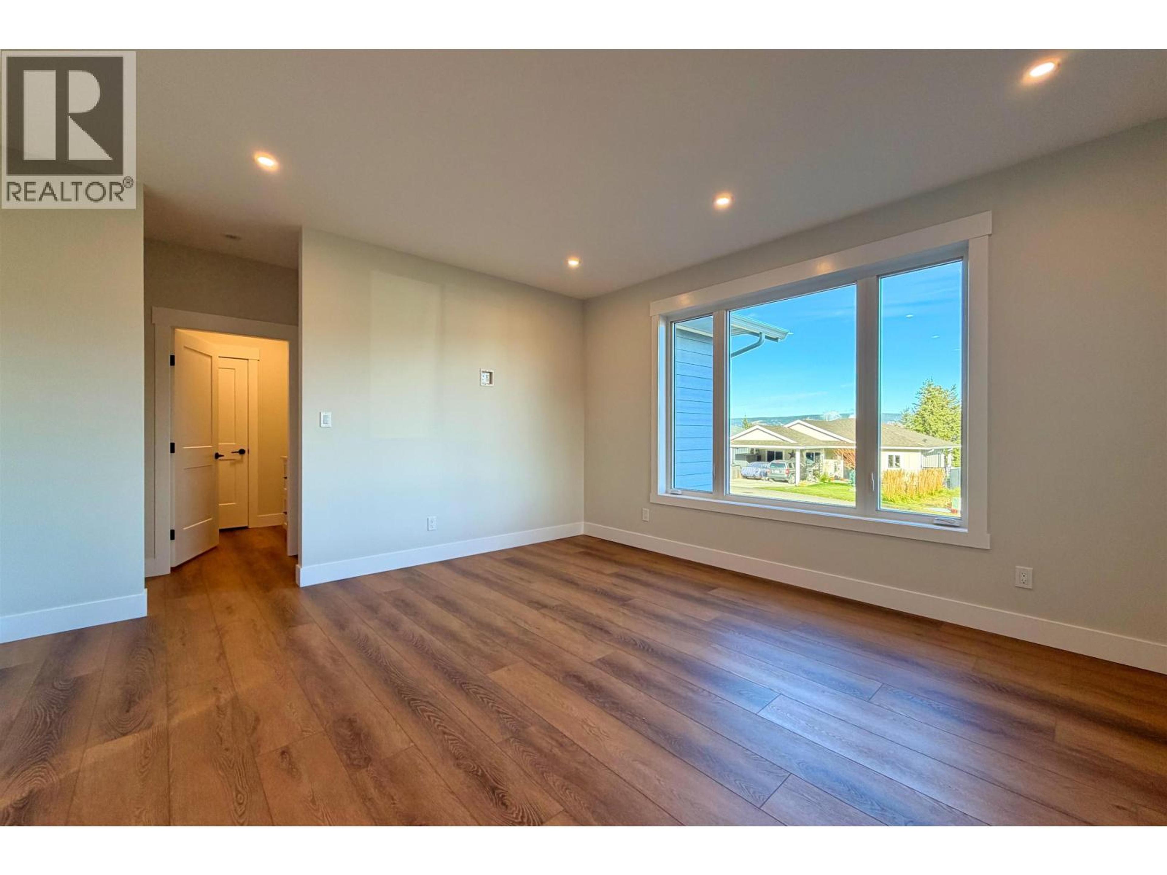 #18 555 WOTZKE DRIVE - Image 3