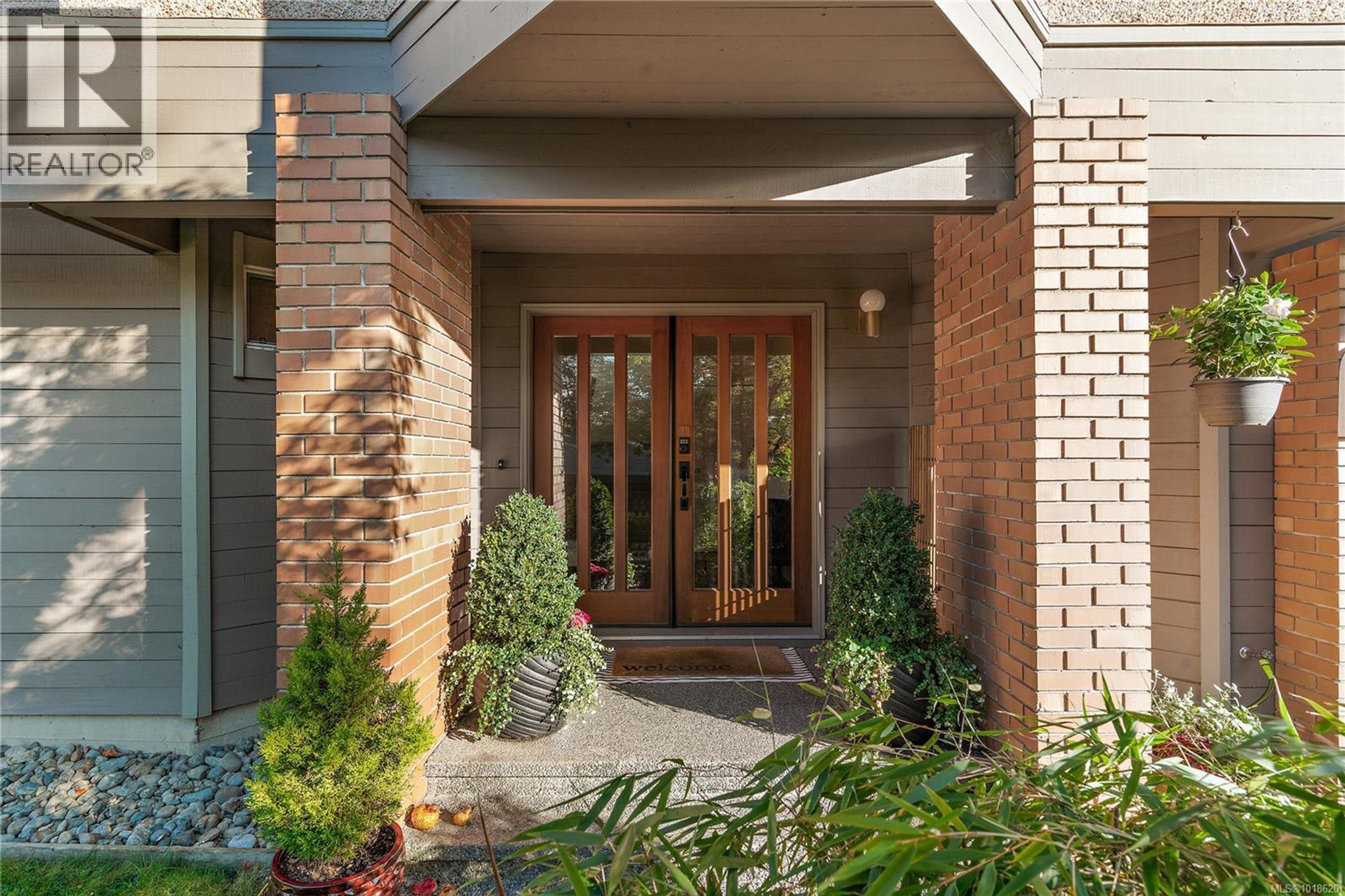 #21 909 CAROLWOOD DR - Image 3