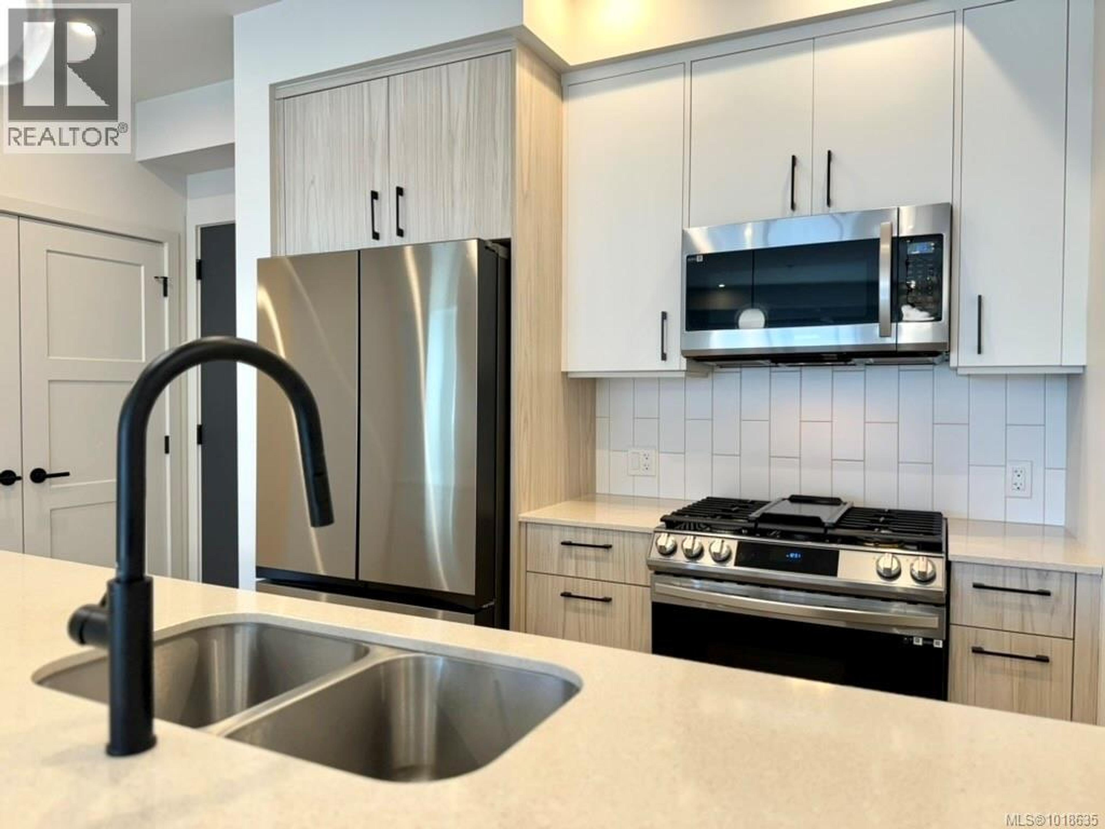 #505 947 WHIRLAWAY CRES - Image 3