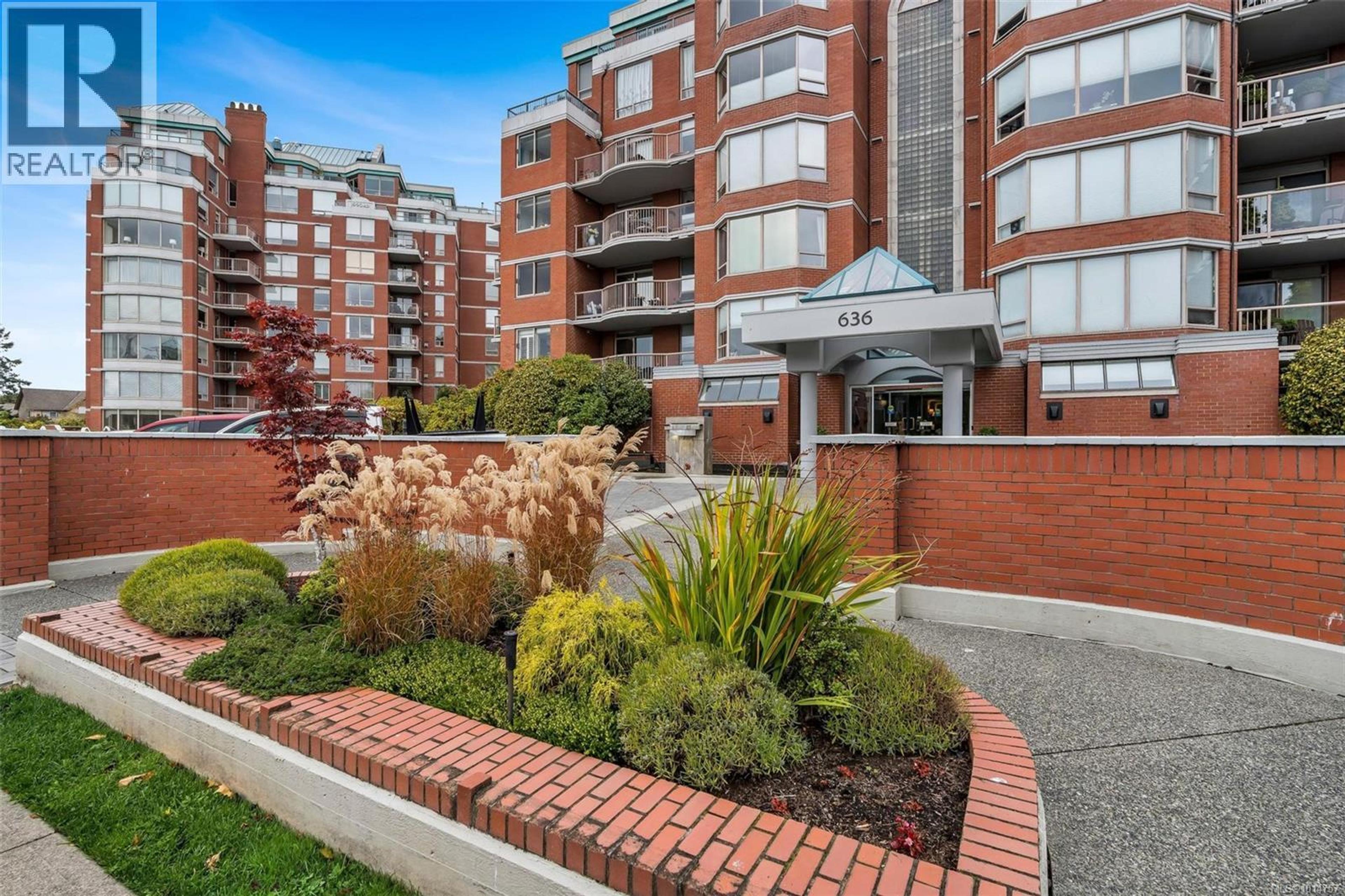 630 Montreal St, Victoria - Exteriors - Full Complex View - Photo 7