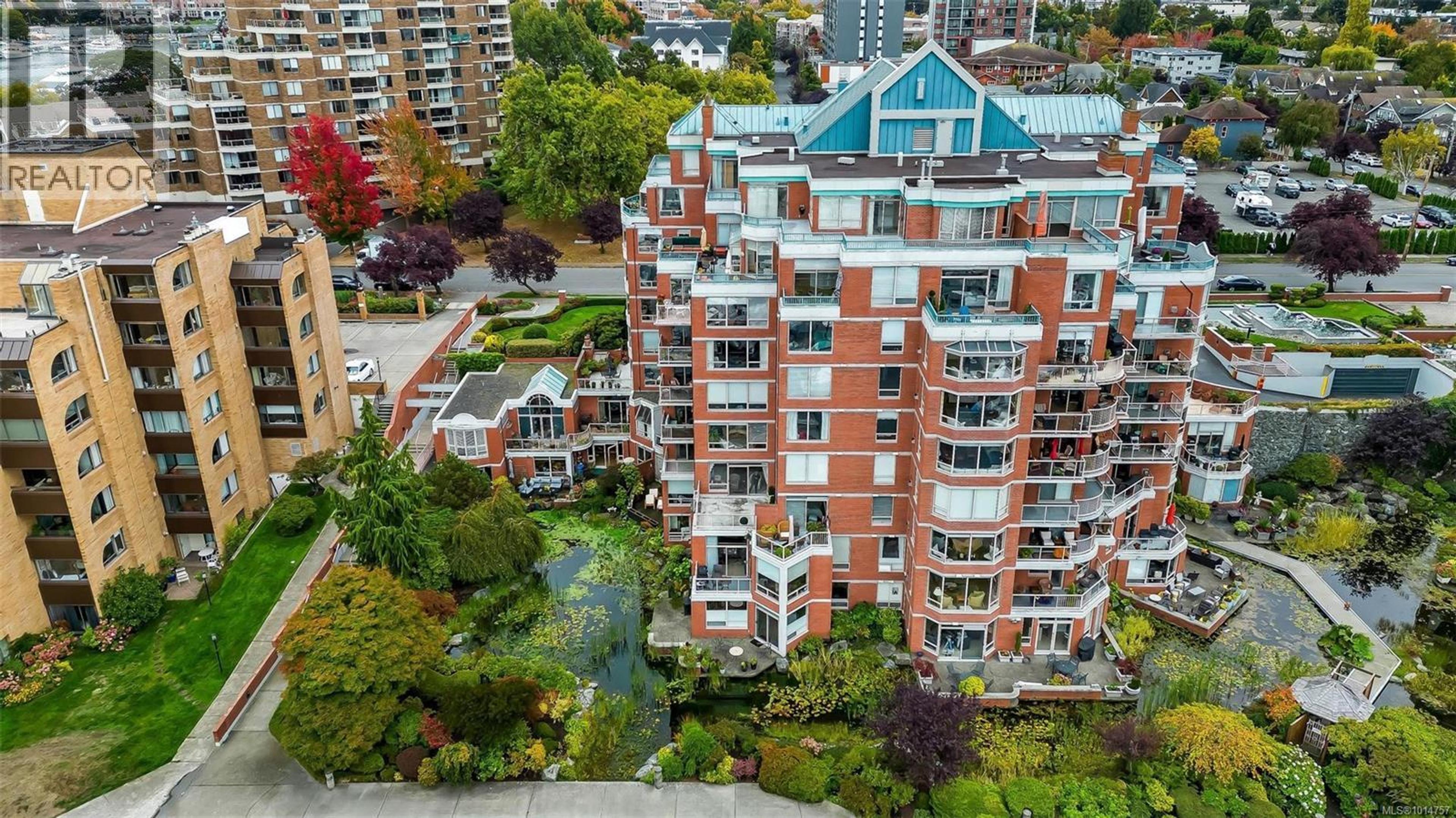 630 Montreal St, Victoria - Exteriors - Full Complex View, Drone/Aerial View - Photo 8