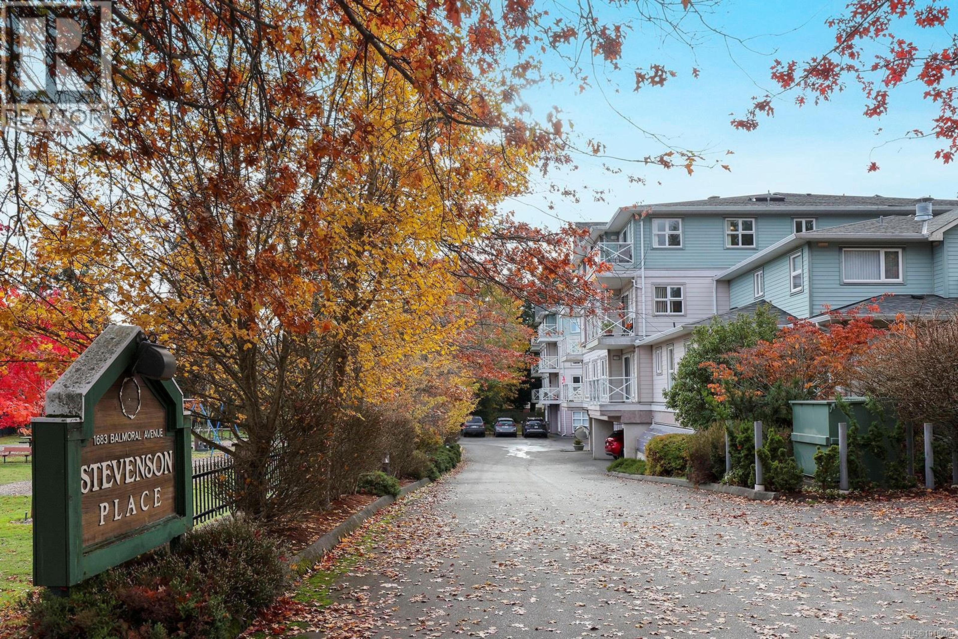 1683 Balmoral Ave, Comox - Exteriors - Full Complex View - Photo 2