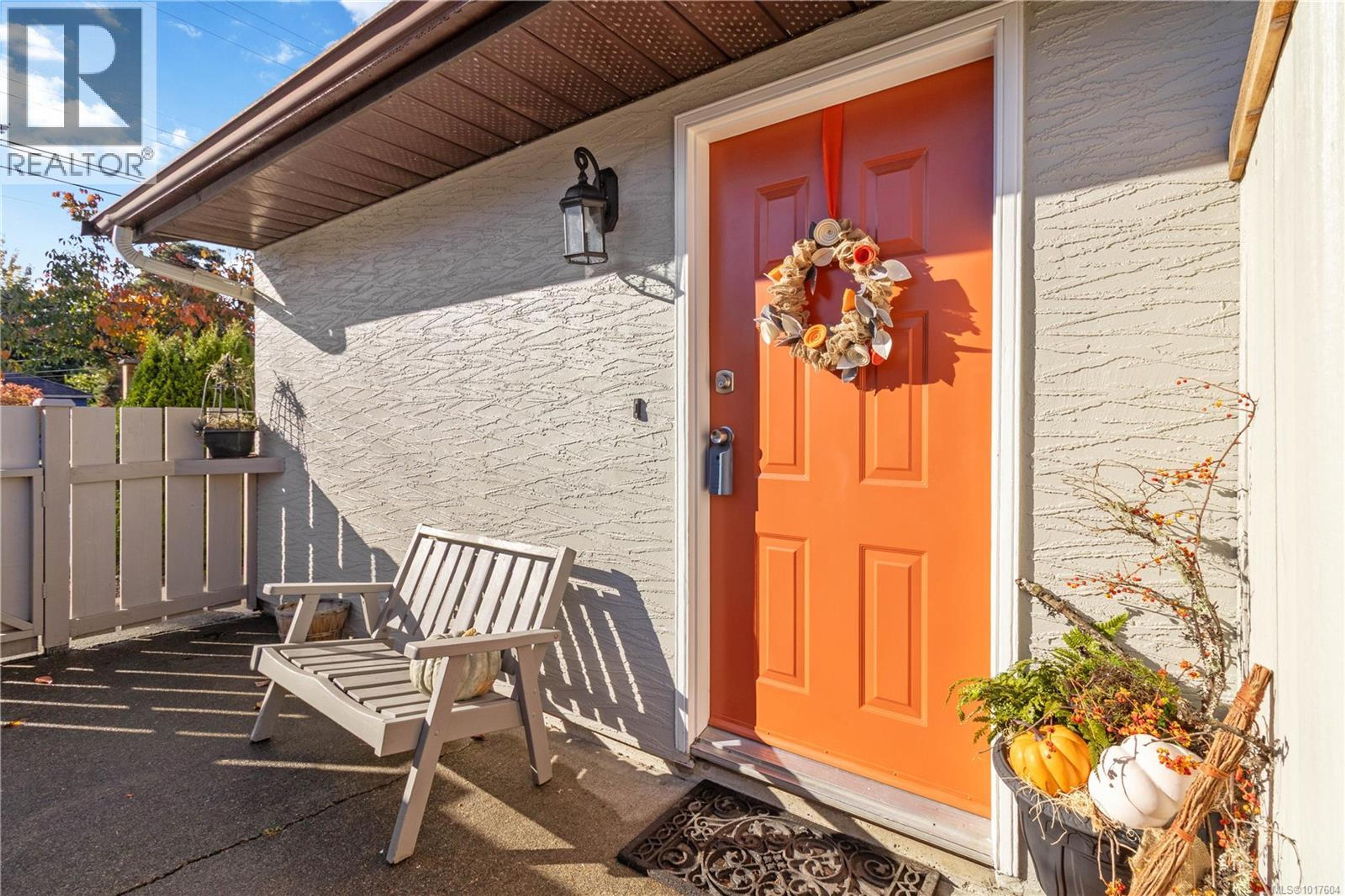 2034 Weiler Ave, Sidney - Exteriors - Photo 4