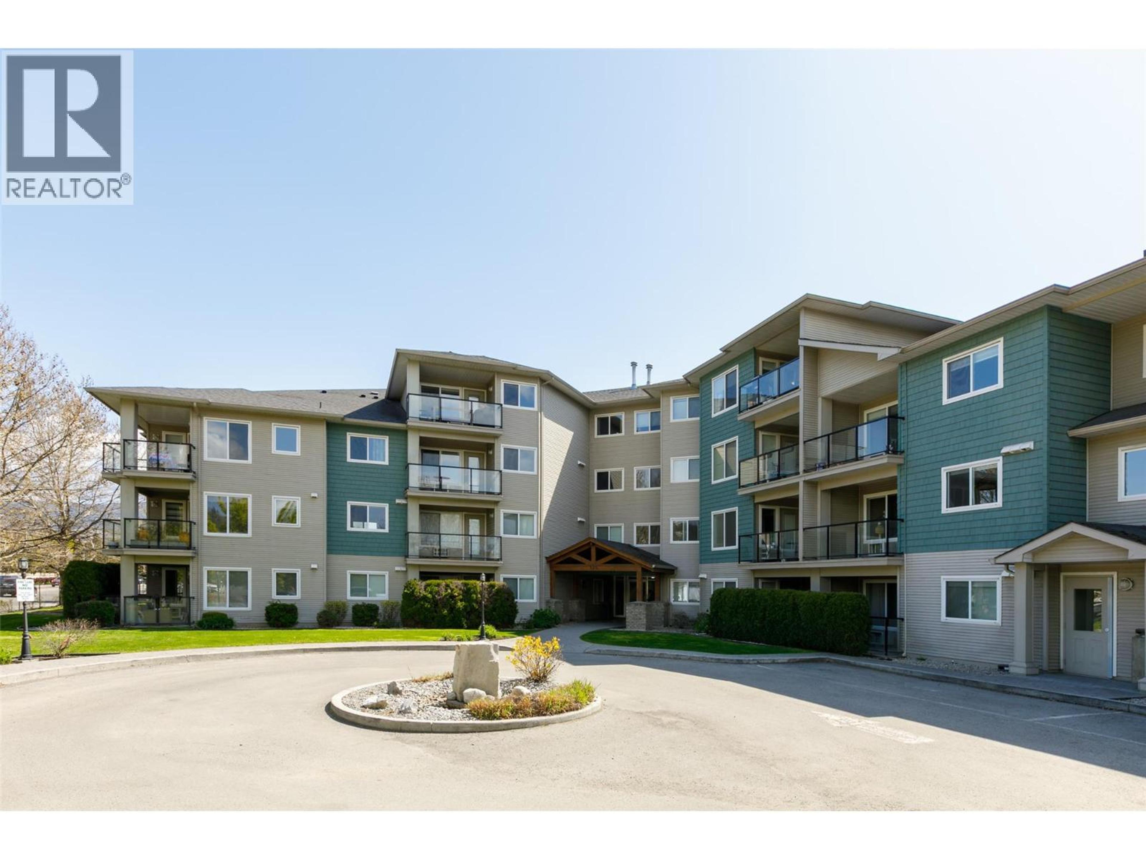 135 Ziprick Road, Kelowna - Exteriors - Photo 3