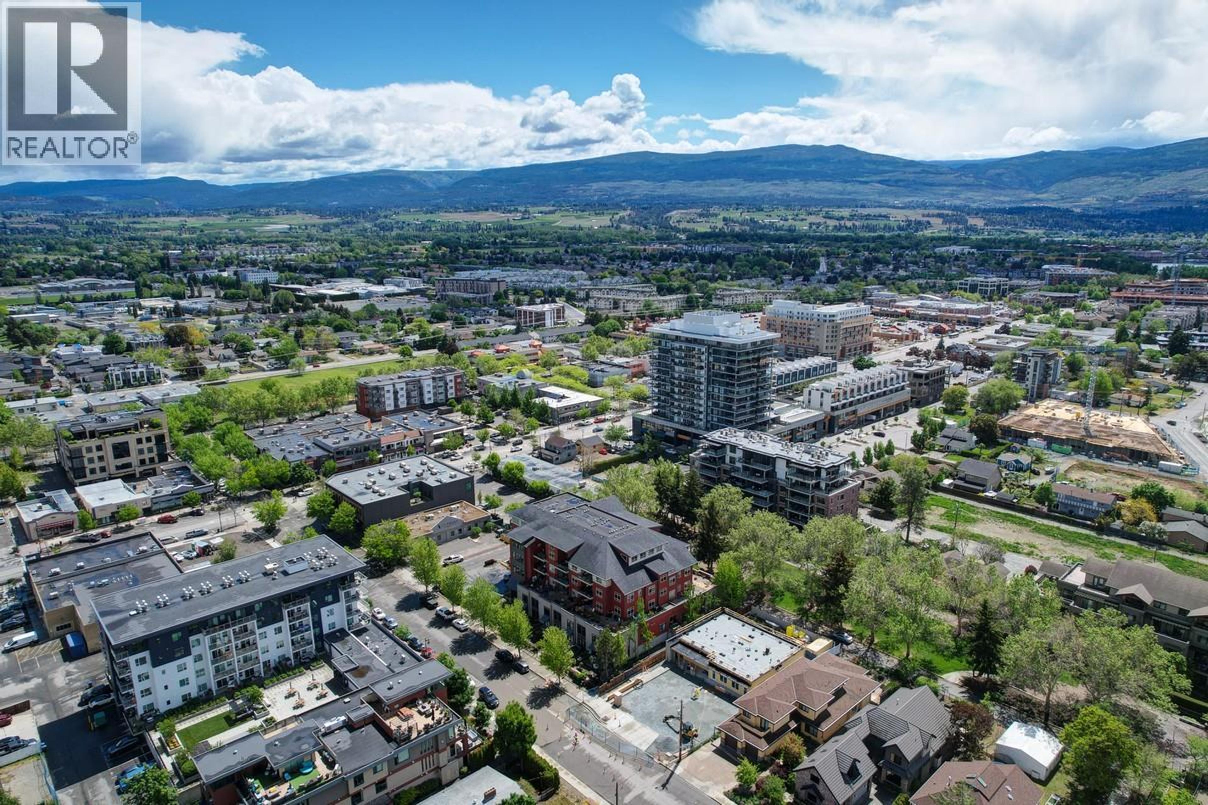 457 West Avenue, Kelowna - Exteriors - Full Complex View, Drone/Aerial View - Photo 7