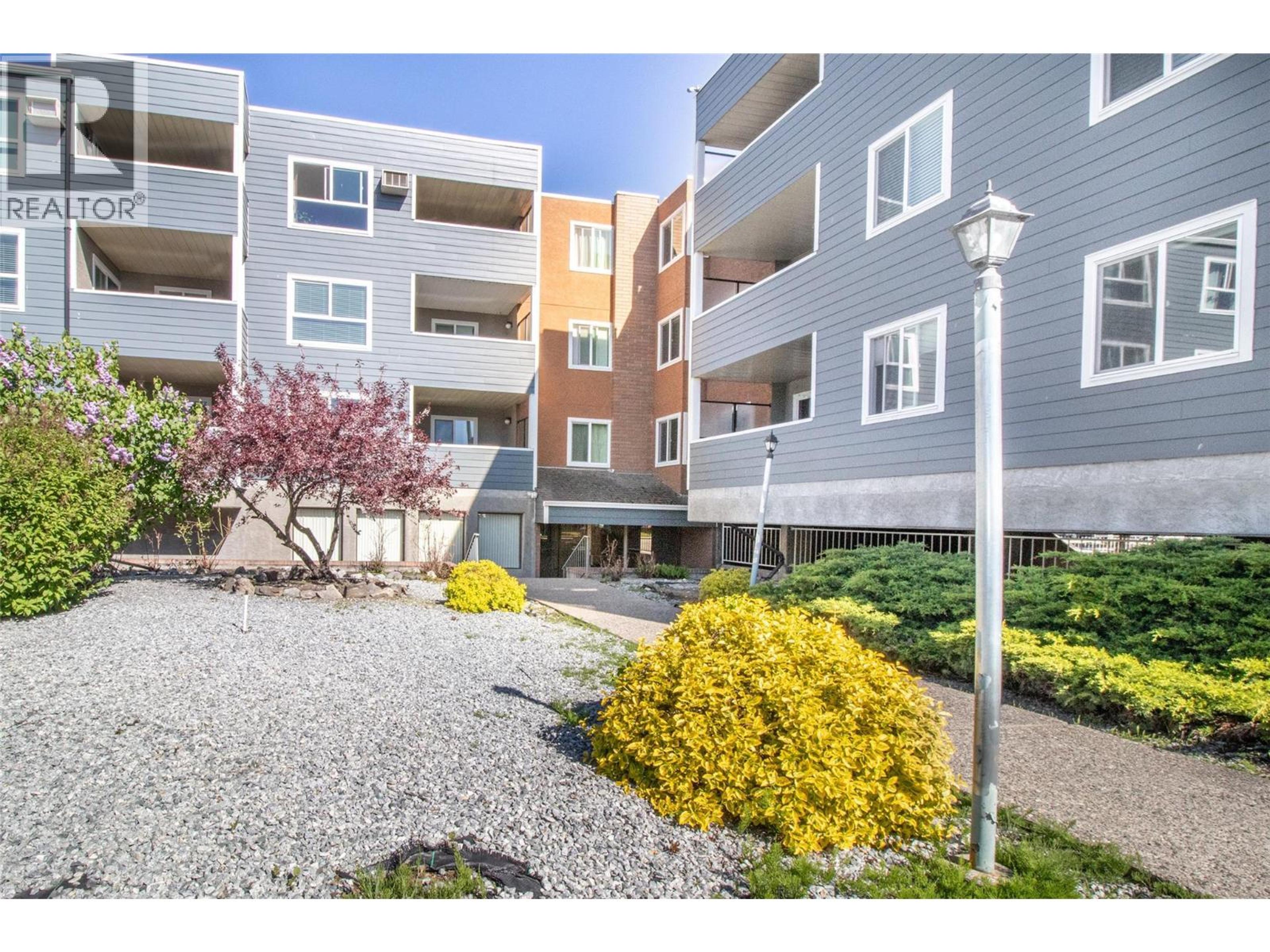 1685 Ufton Court, Kelowna - Exteriors - Full Complex View - Photo 1