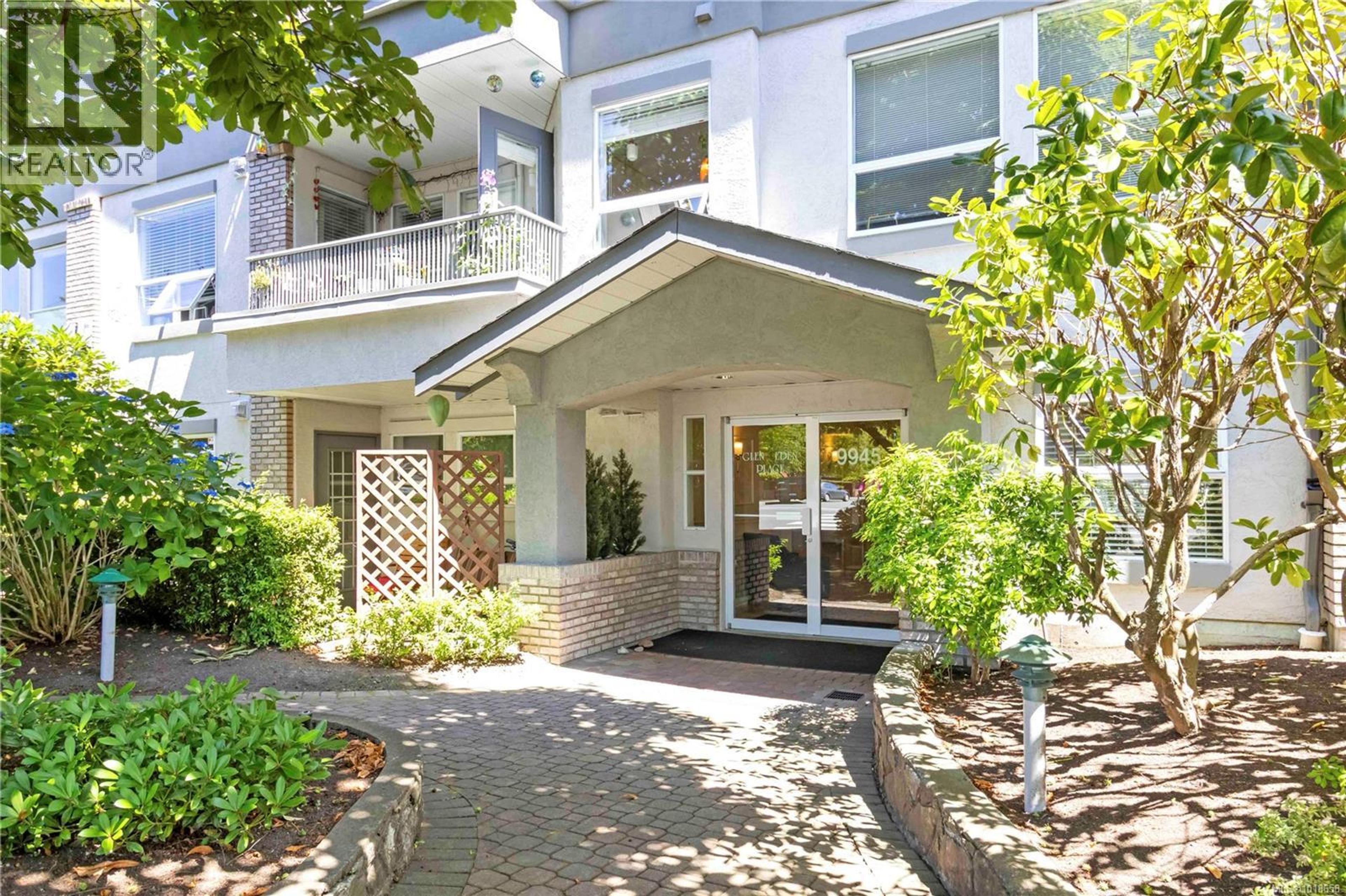 9945 Fifth St, Sidney - Exteriors - Photo 3