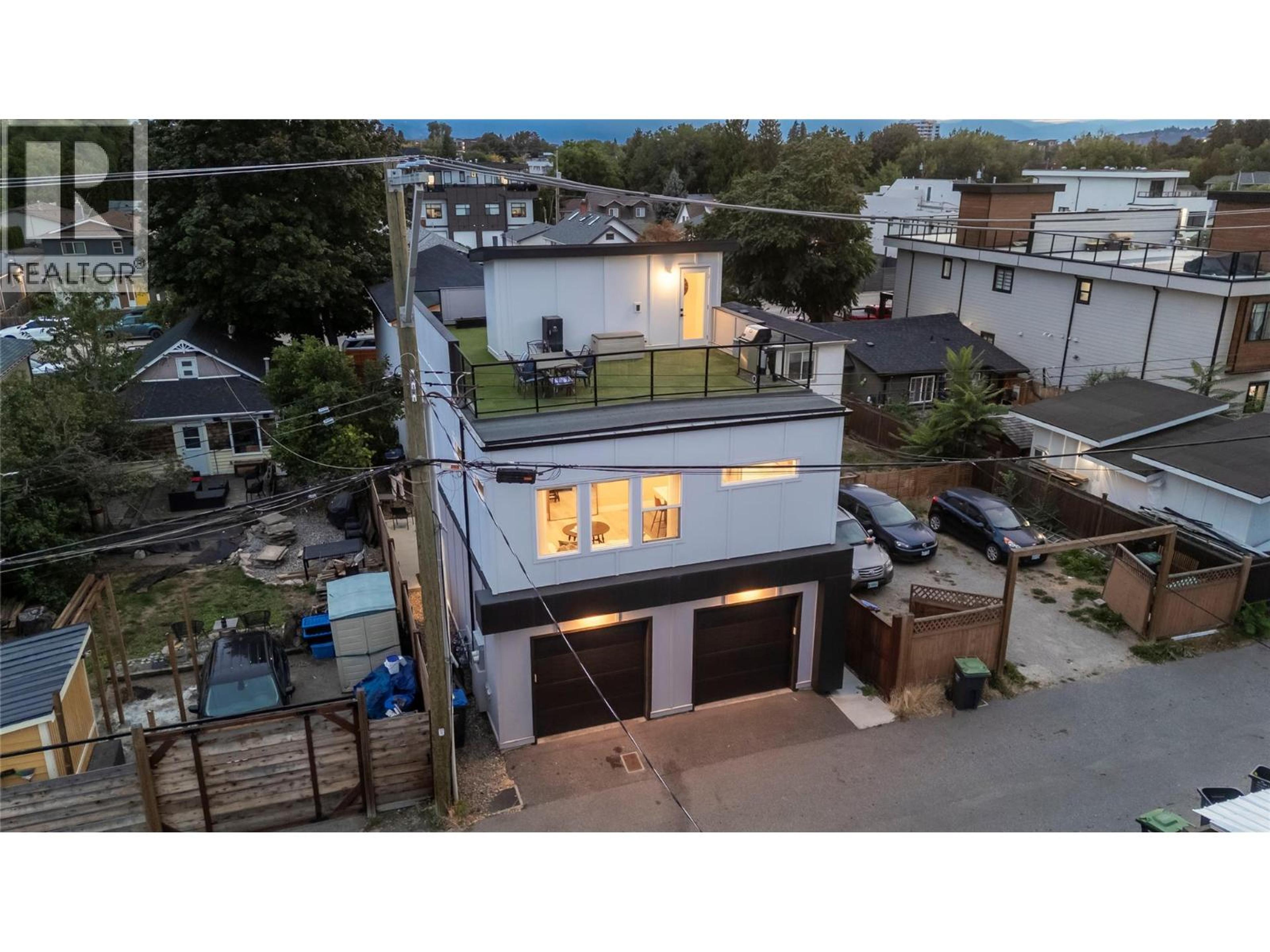 966 Fuller Avenue, Kelowna - Exteriors - Drone/Aerial View - Photo 2
