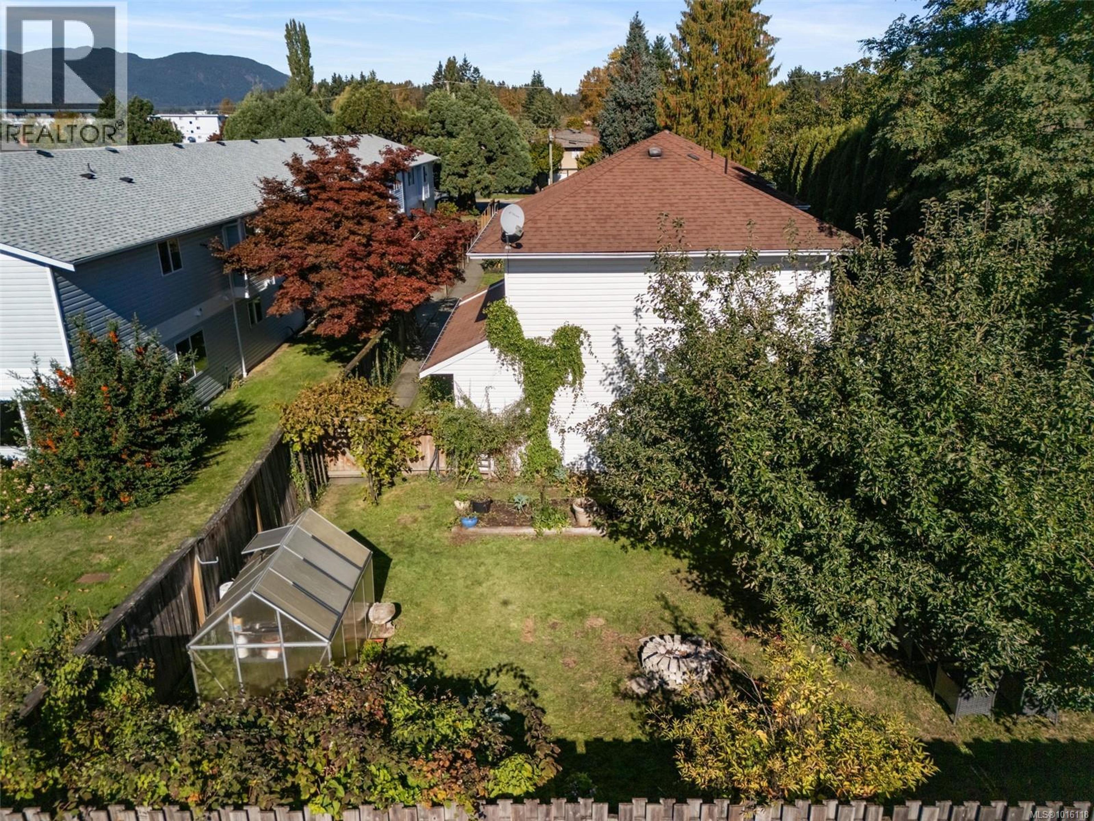 2516 Dingwall St, Duncan - Exteriors - Photo 2