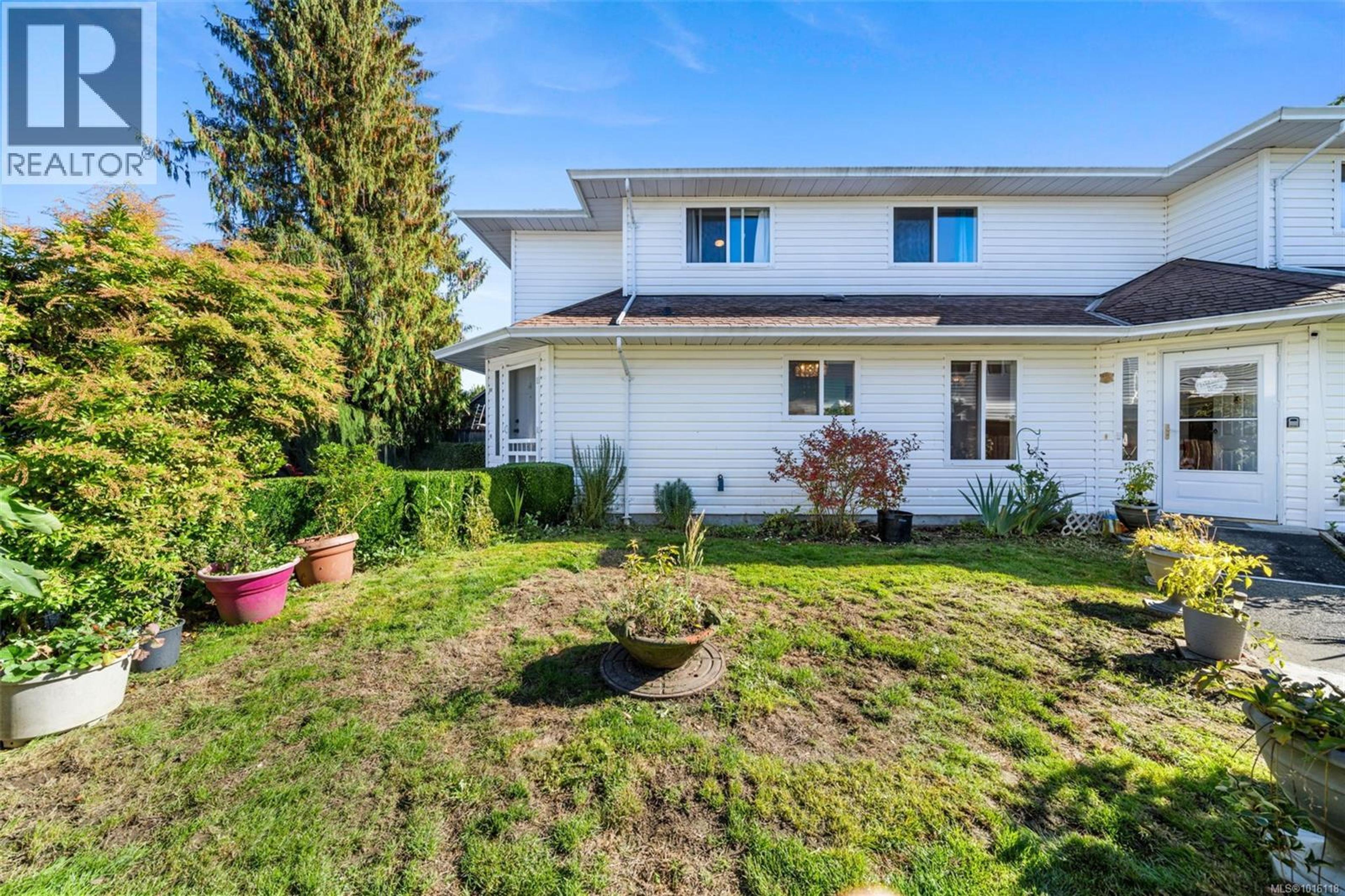 2516 Dingwall St, Duncan - Exteriors - Full Complex View - Photo 4