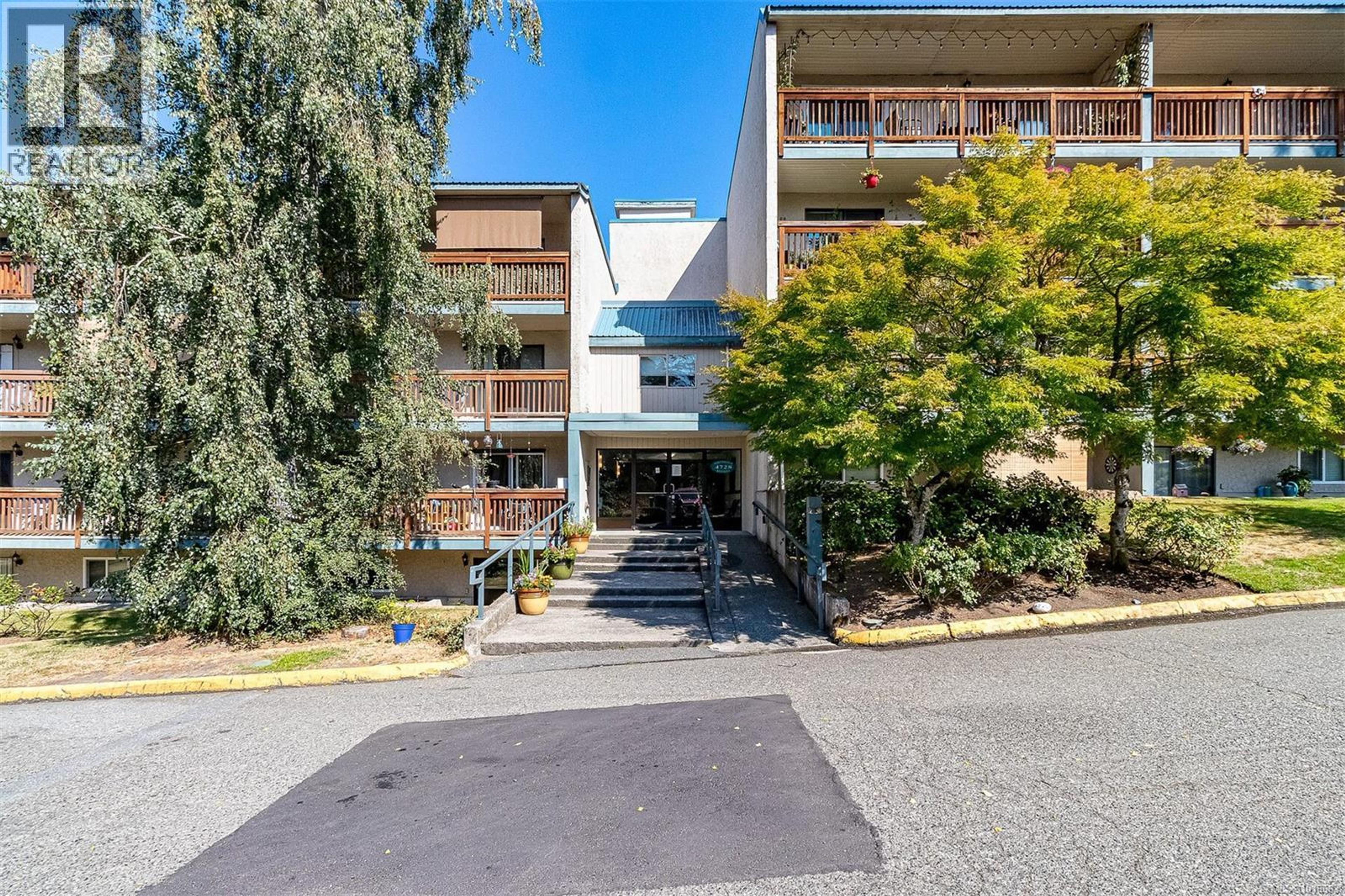 #304 4728 UPLANDS DR - Image 2