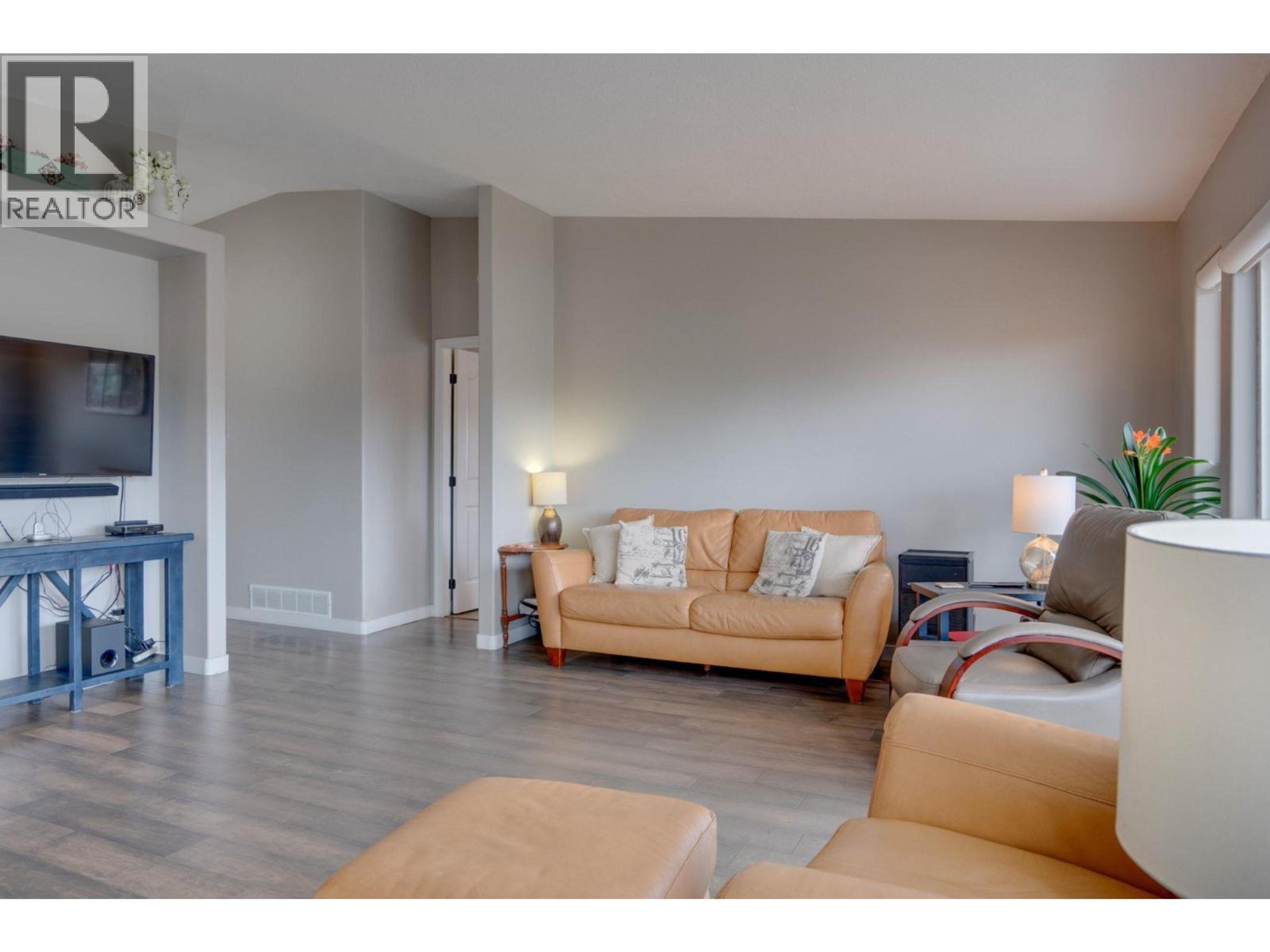 #4 4700 BELLA VISTA ROAD - Image 2