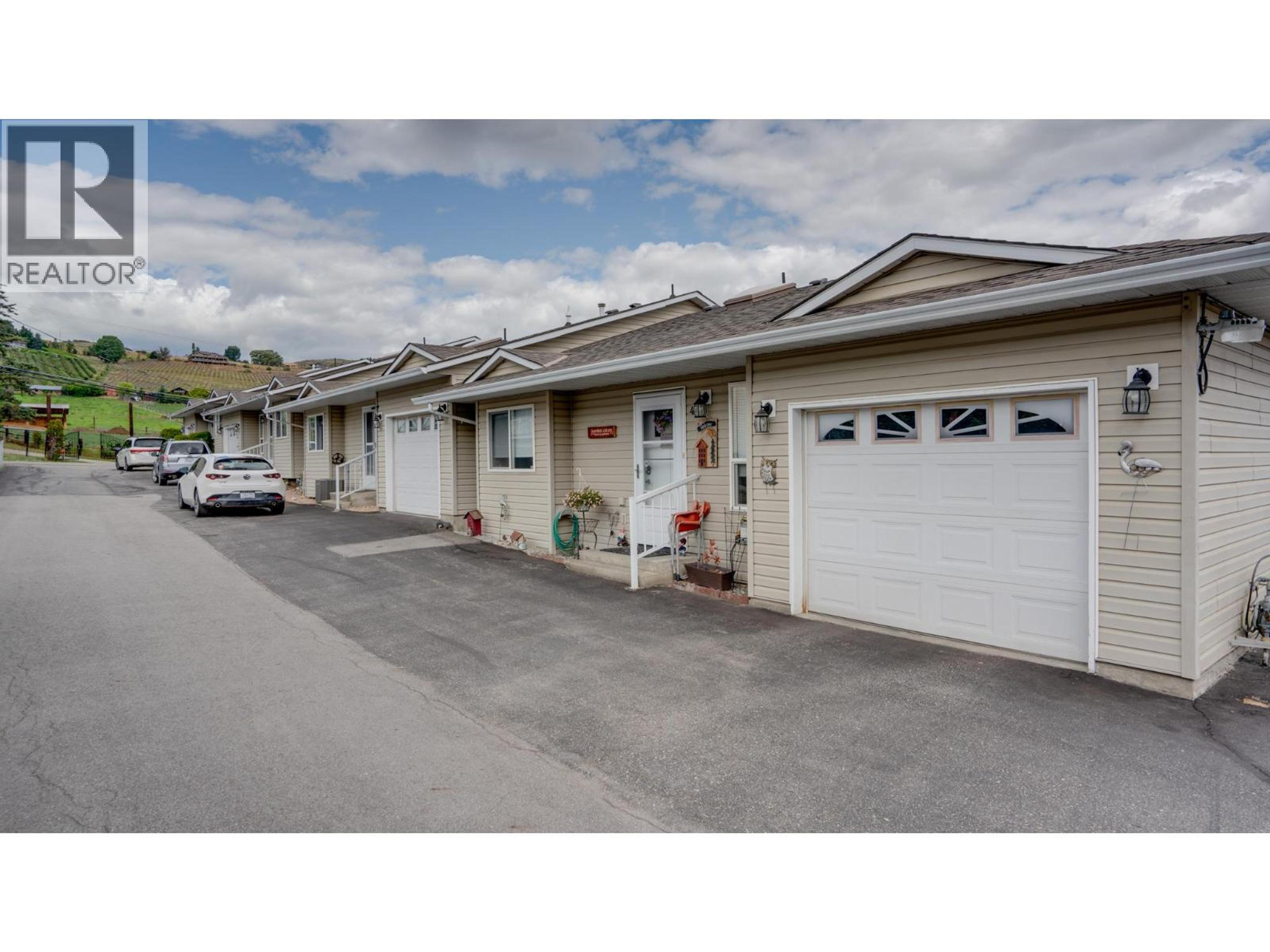 4700 Bella Vista Road, Vernon - Exteriors - Full Complex View - Photo 4